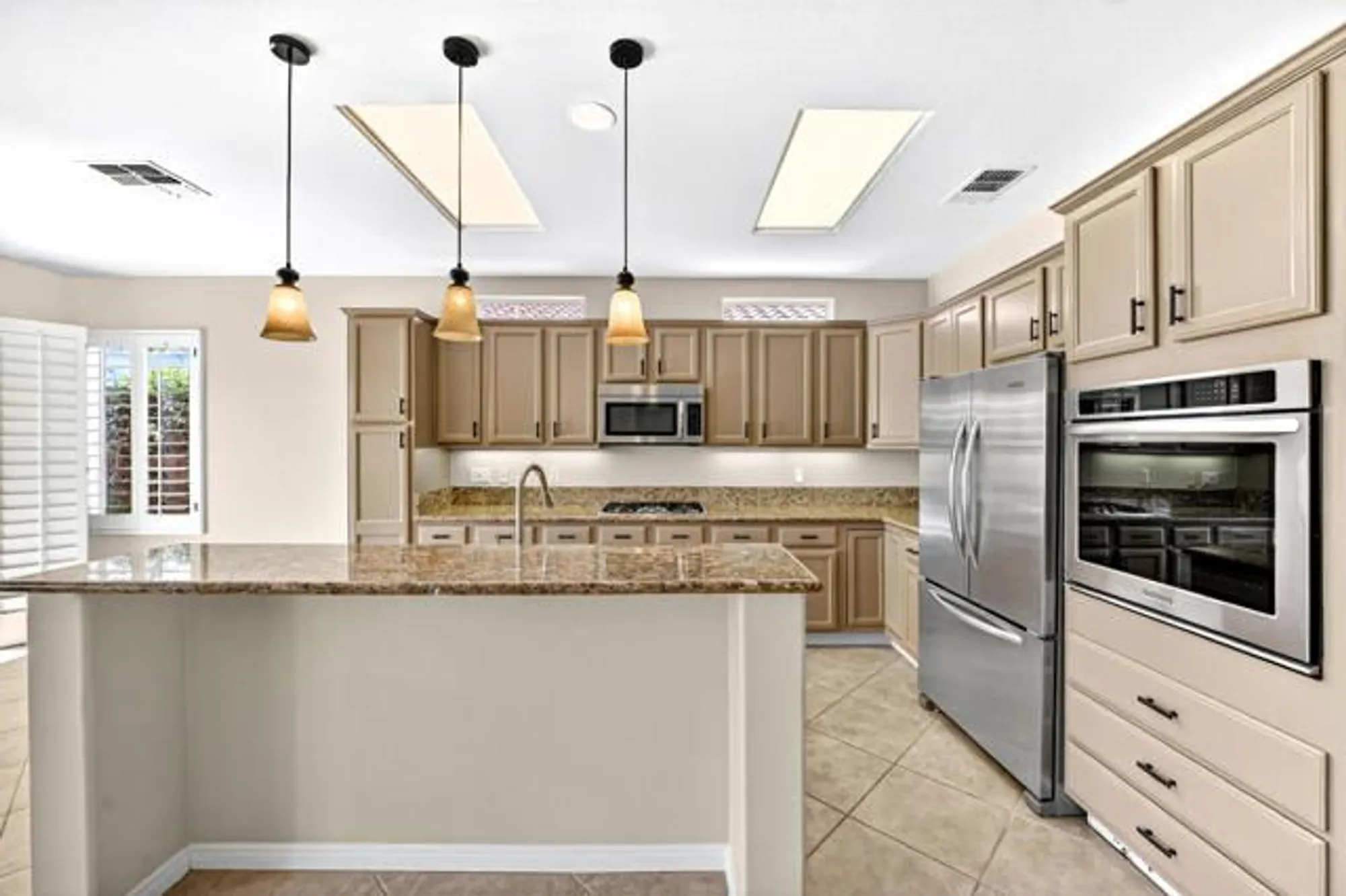 Property Slideshow image 11 of 50 | 78675 iron bark dr, Palm Desert, CA, 92211