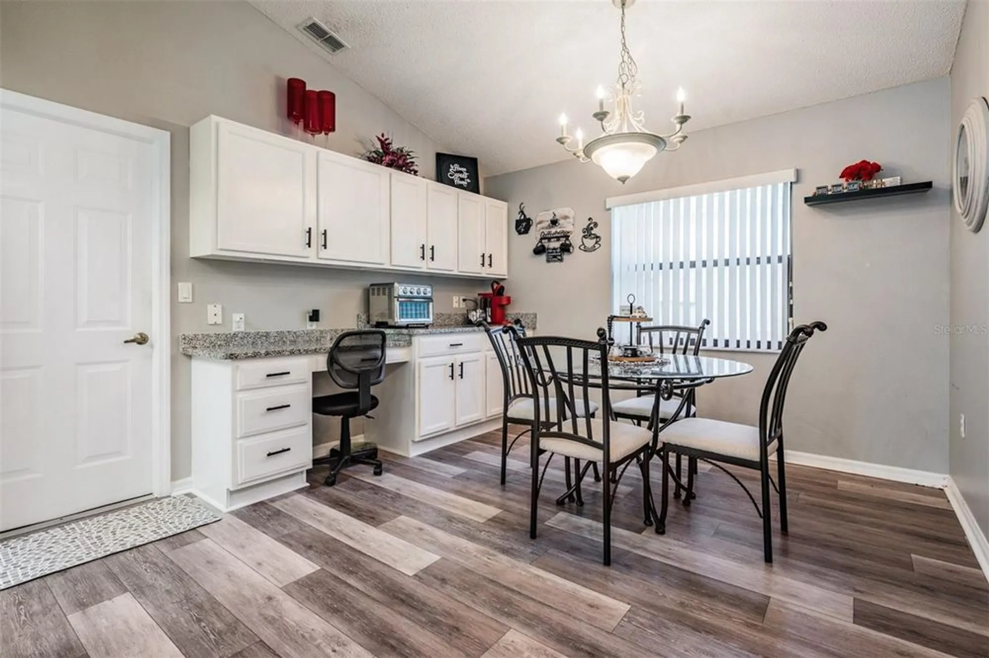 Property Slideshow image 18 of 57 | 525 bent oak ct, Spring Hill, FL, 34609