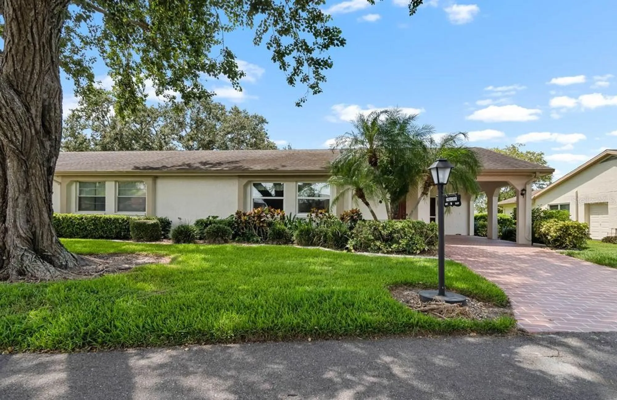 Property Slideshow image 3 of 50 | 2109 harleston pl # 2109, Sun City Center, FL, 33573