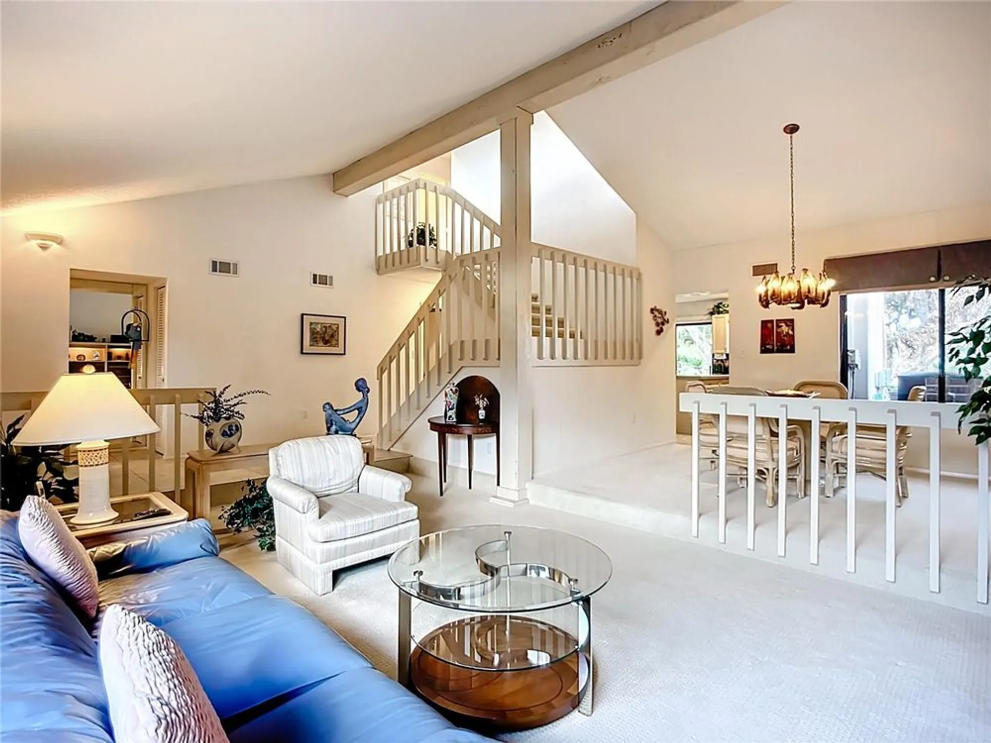 Property Slideshow image 14 of 43 | 4683 oak hollow dr 3, Sarasota, FL, 34241