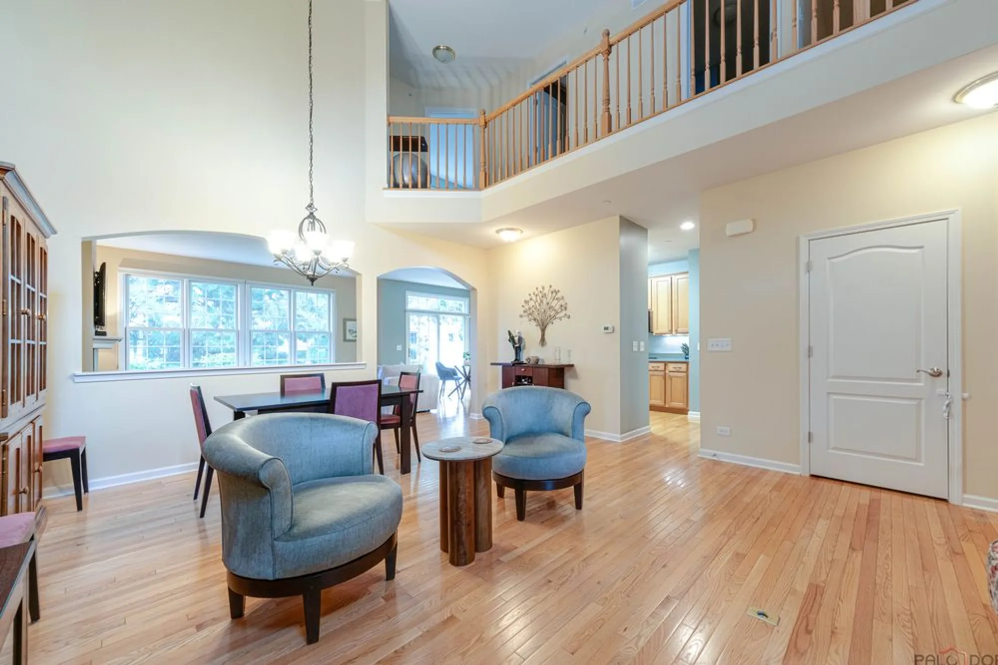 Property Slideshow image 8 of 36 | 1834 torrey pkwy, Libertyville, IL, 60048