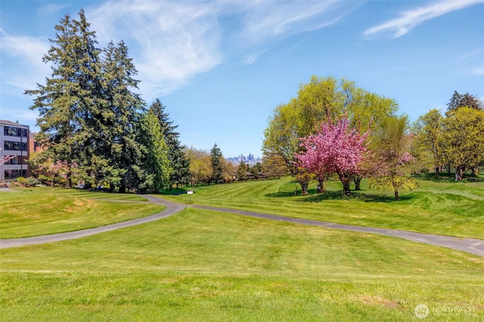 Property Slideshow image 34 of 39 | 10911 glen acres dr d, Seattle, WA, 98168