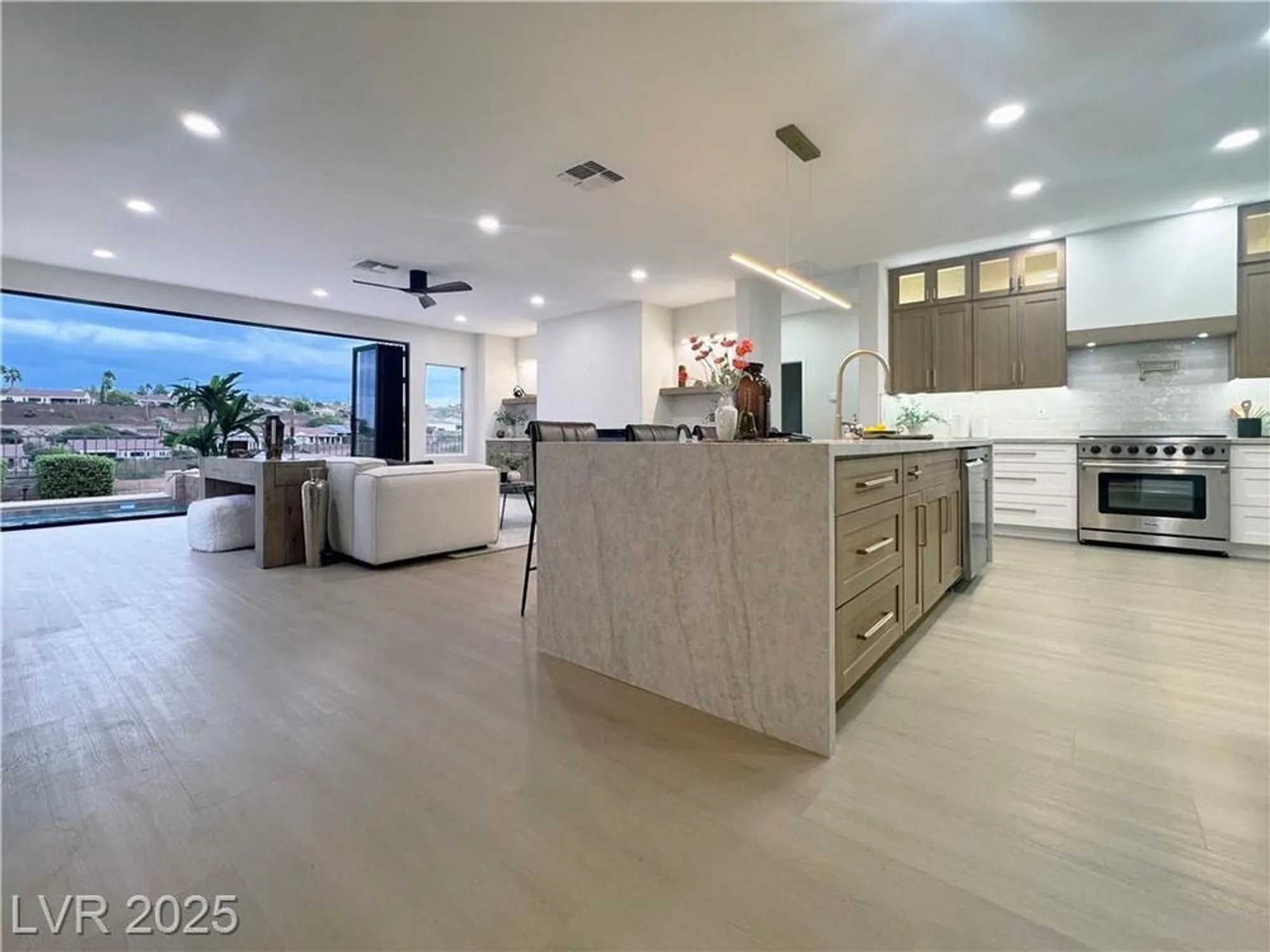 Property Slideshow image 19 of 66 | 2784 cherrydale falls dr, Henderson, NV, 89052