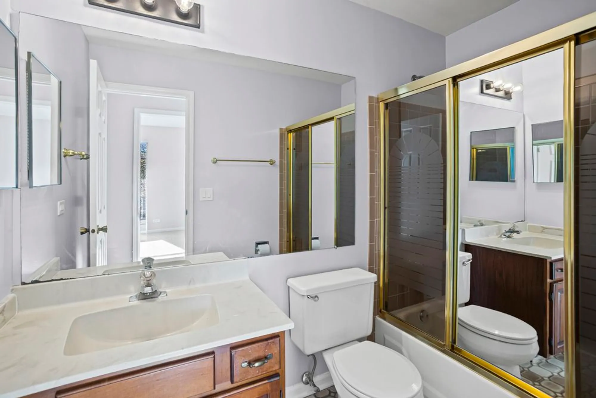 Property Slideshow image 14 of 23 | 109 rob roy ln c, Prospect Heights, IL, 60070