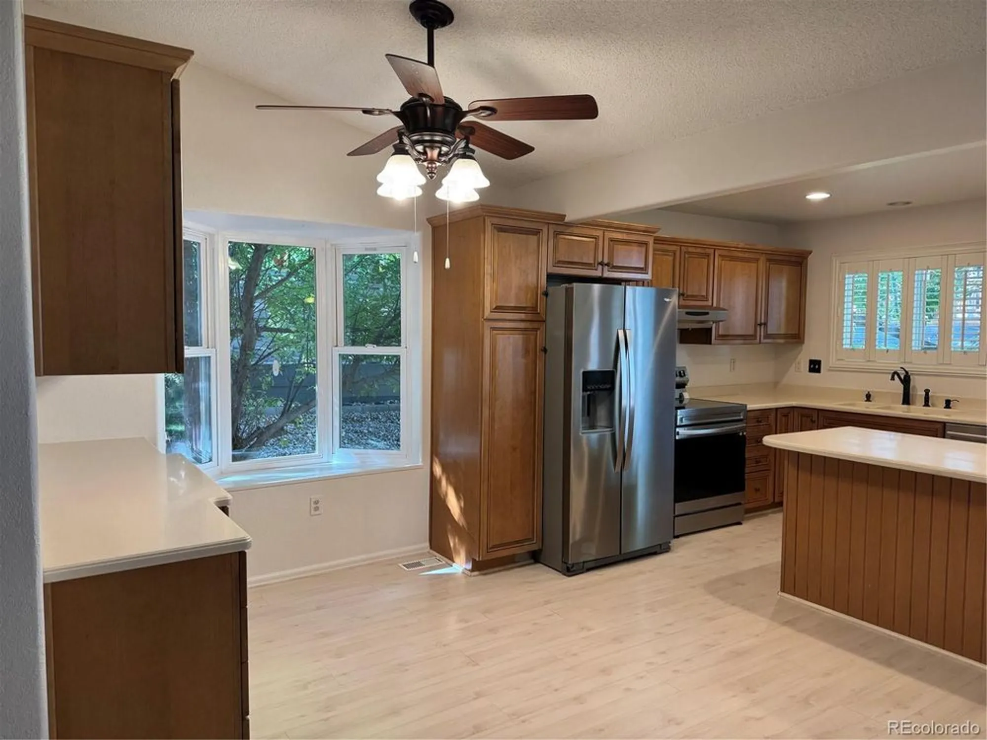 Property Slideshow image 7 of 31 | 41 canongate ln, Highlands Ranch, CO, 80130