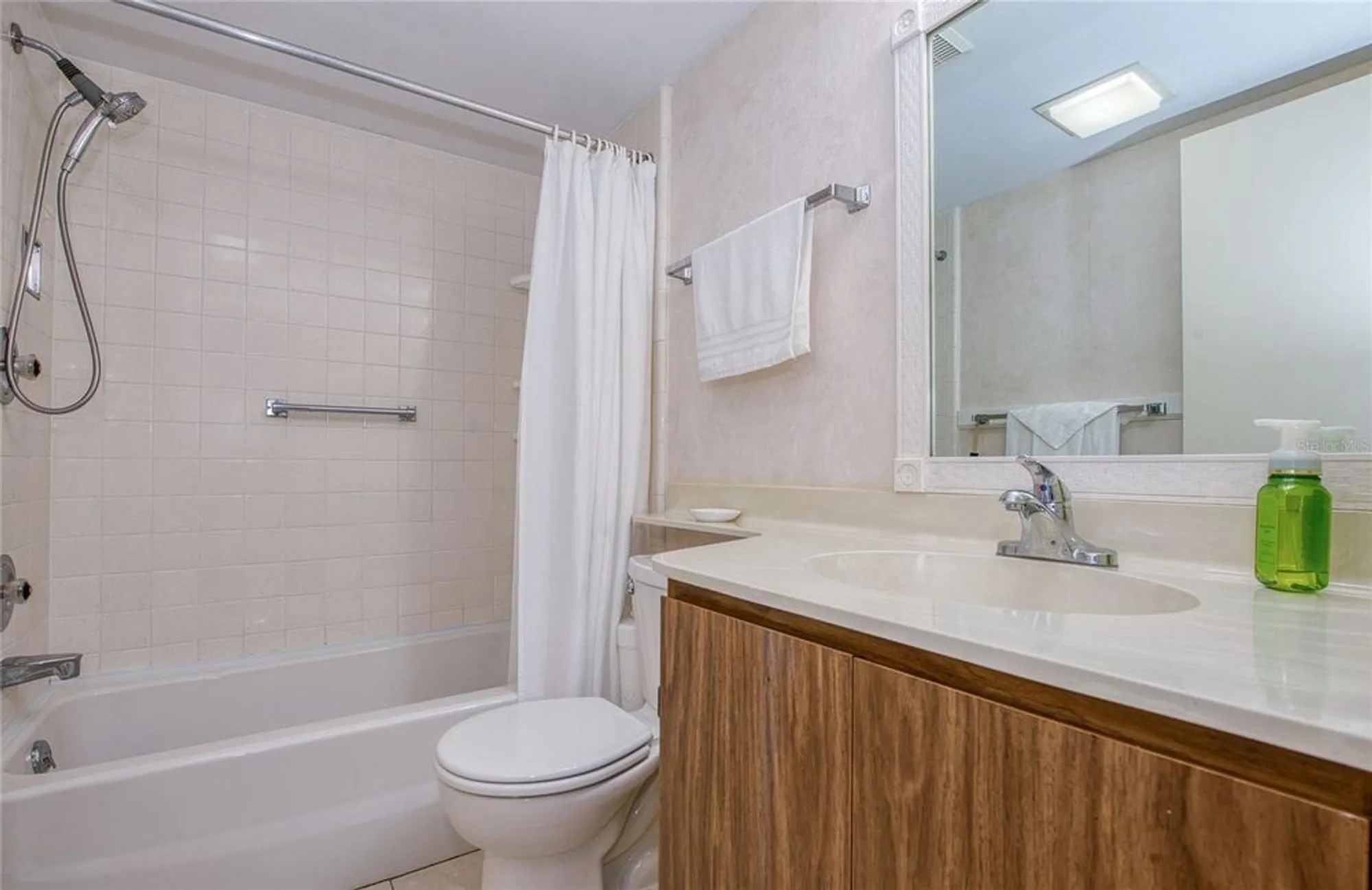 Property Slideshow image 20 of 38 | 19029 us highway 19 n apt 31f, Clearwater, FL, 33764