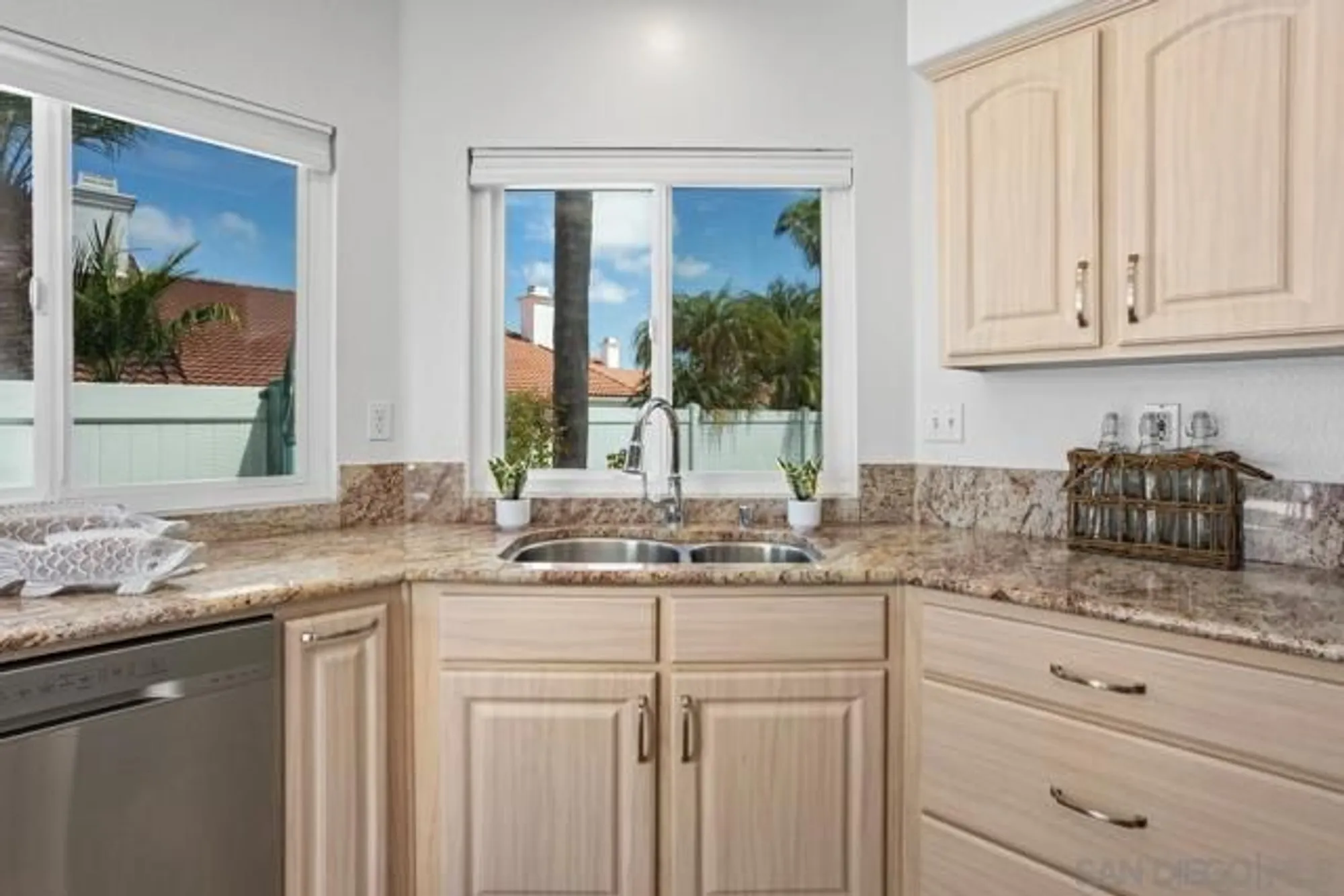 Property Slideshow image 14 of 45 | 3328 malta way, Oceanside, CA, 92056