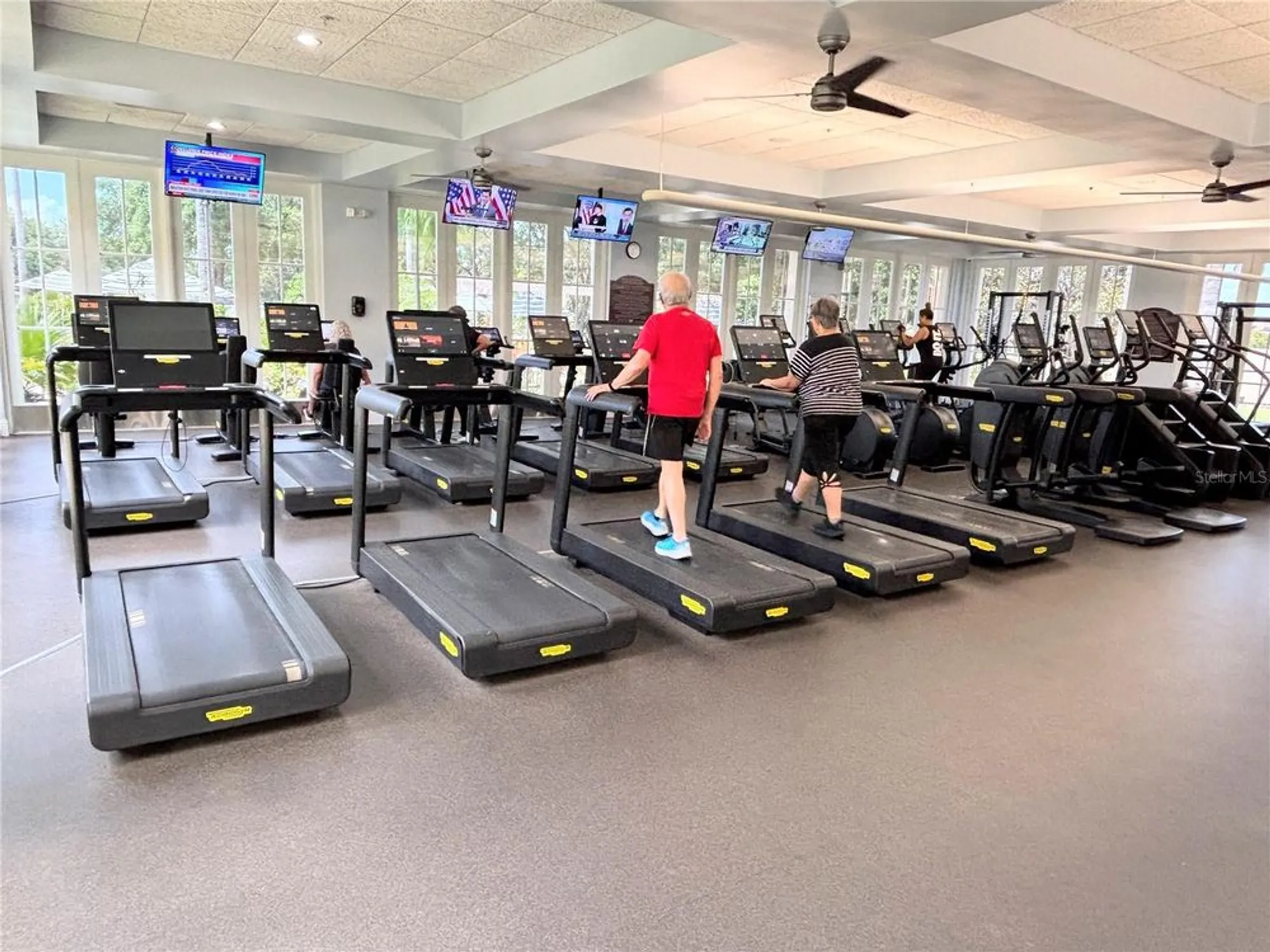 Property Slideshow image 61 of 79 | 670 carmel ln, Poinciana, FL, 34759