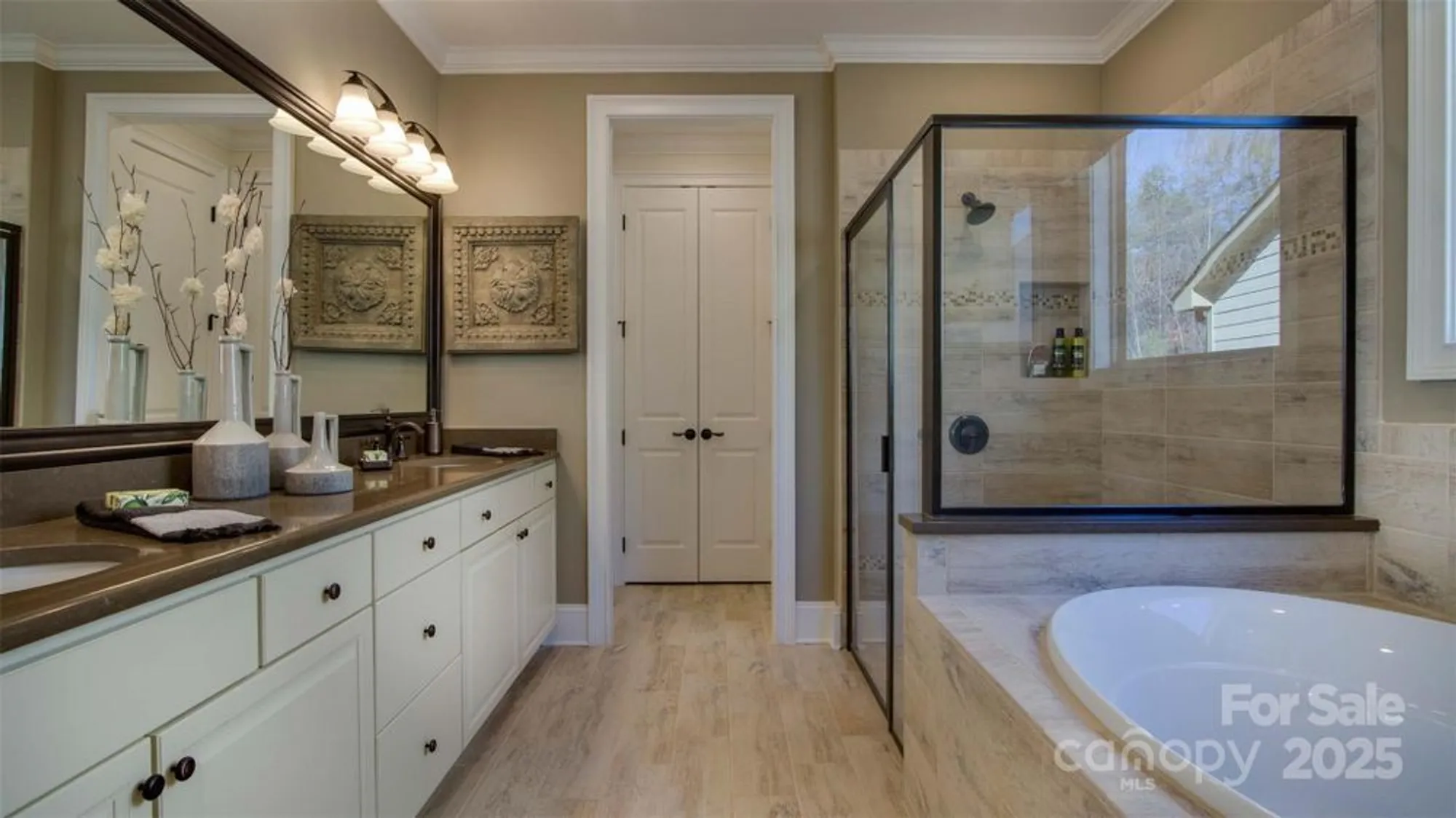 Property Slideshow image 4 of 20 | 8937 silver springs ct, Charlotte, NC, 28215