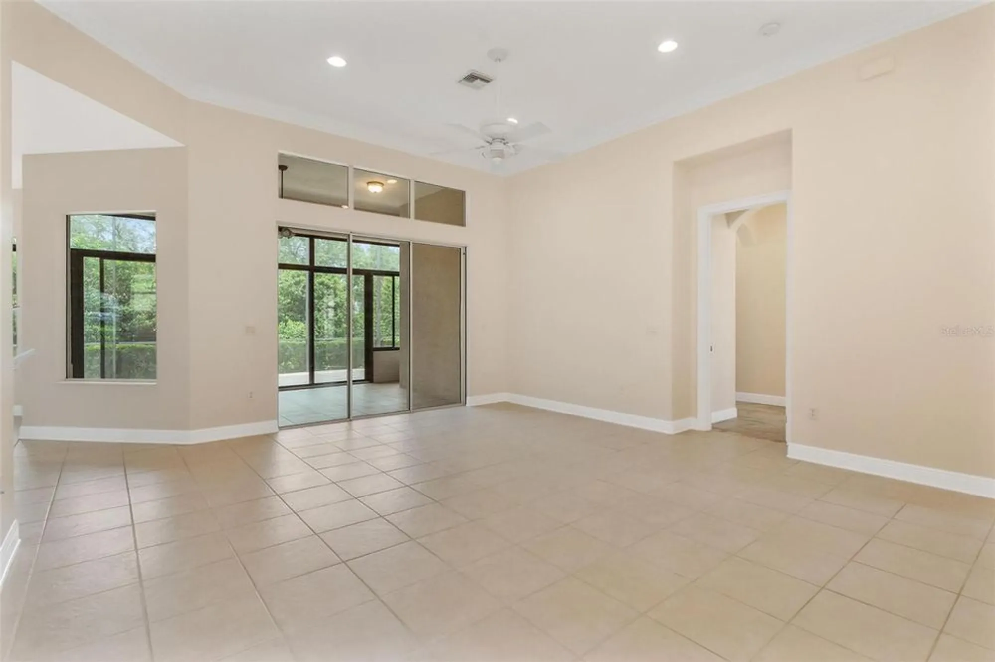 Property Slideshow image 9 of 49 | 5239 grove mnr, Lady Lake, FL, 32159