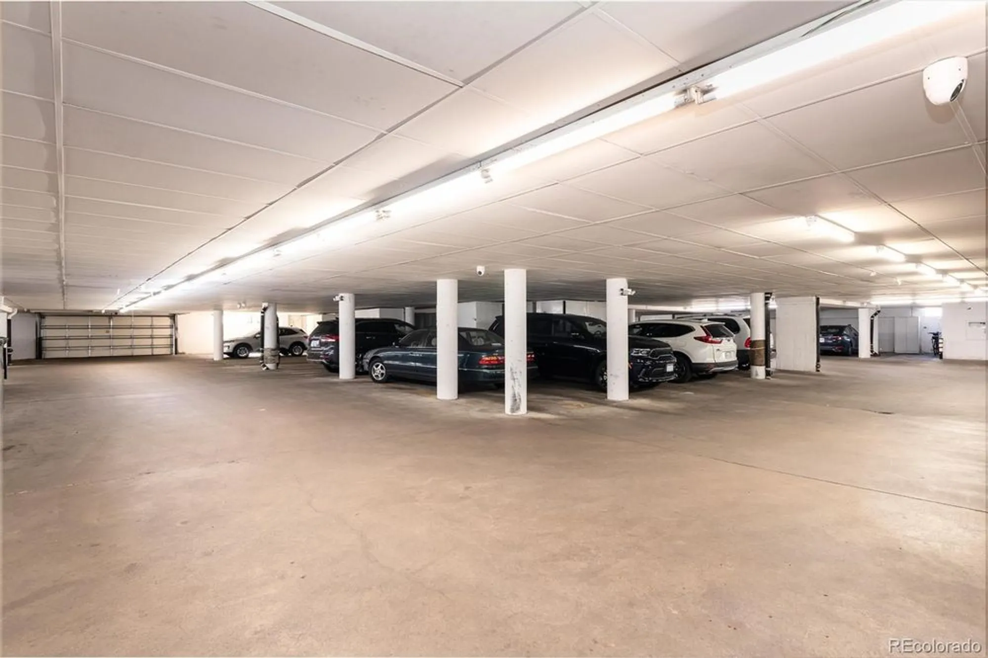 Property Slideshow image 24 of 30 | 13991 e marina dr 105, Aurora, CO, 80014