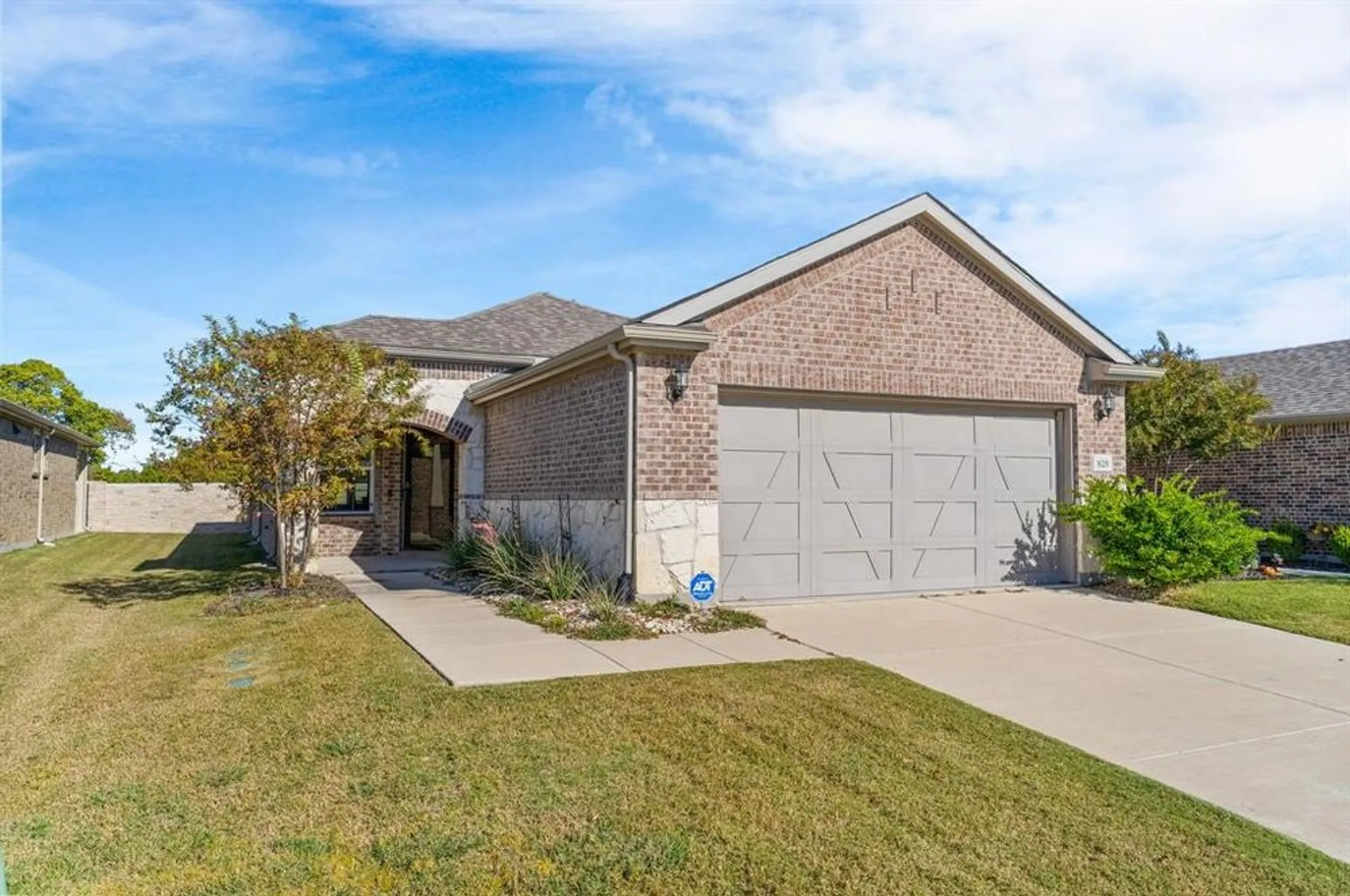 Property Slideshow image 1 of 30 | 825 hidden eddy dr, Mckinney, TX, 75071