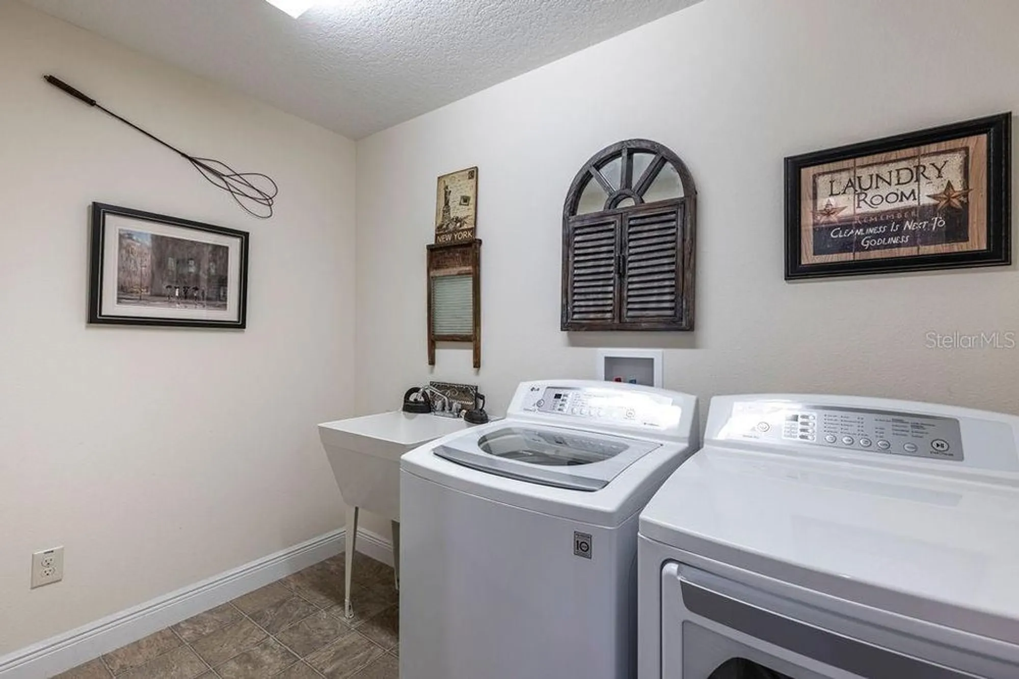 Property Slideshow image 27 of 39 | 2316 newburn ln, The Villages, FL, 32162