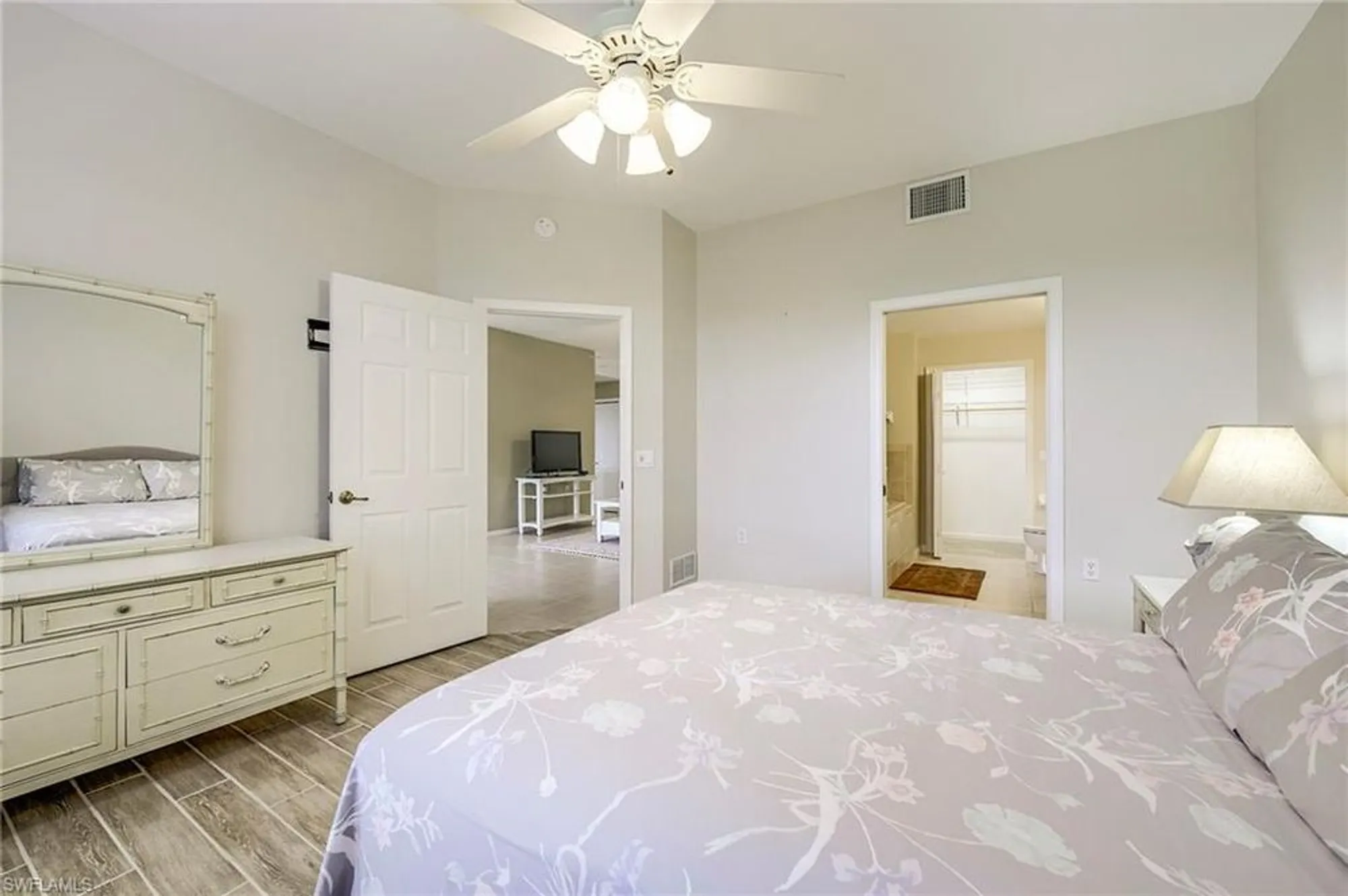 Property Slideshow image 34 of 50 | 3010 meandering way apt 102, Fort Myers, FL, 33905