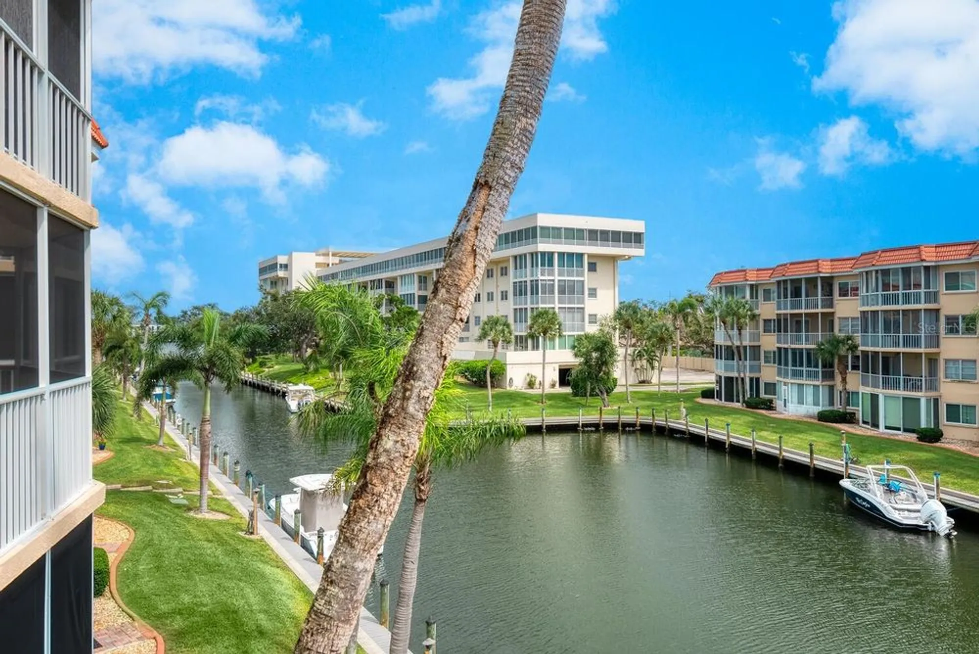 Property Slideshow image 11 of 45 | 1250 n portofino dr apt 304, Sarasota, FL, 34242