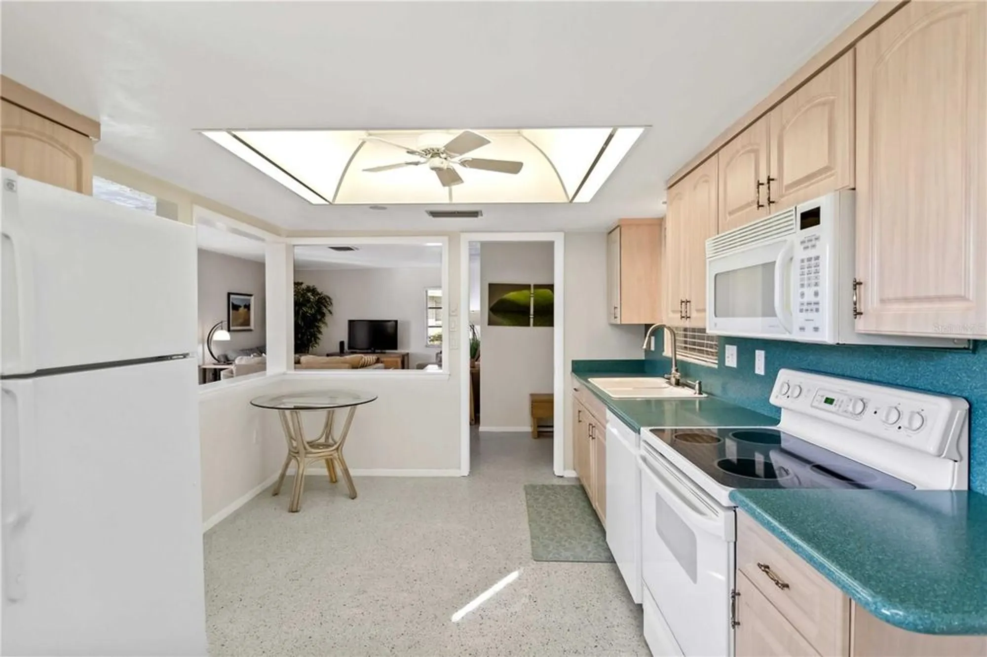 Property Slideshow image 35 of 66 | 3220 southfield ln 810, Sarasota, FL, 34239