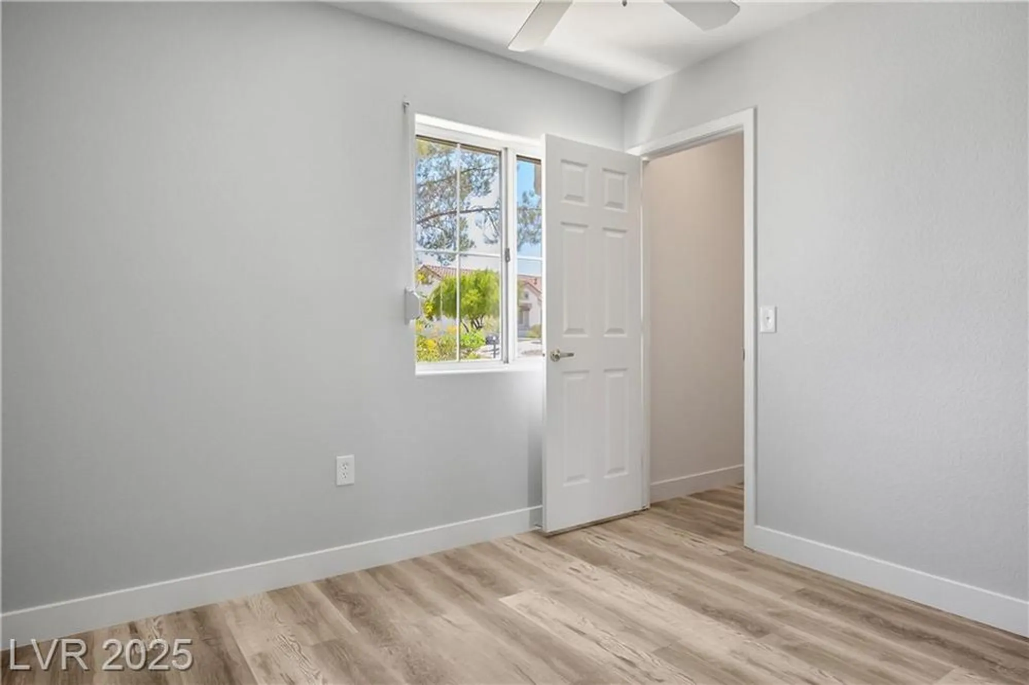 Property Slideshow image 31 of 59 | 8500 gull dr, Las Vegas, NV, 89134