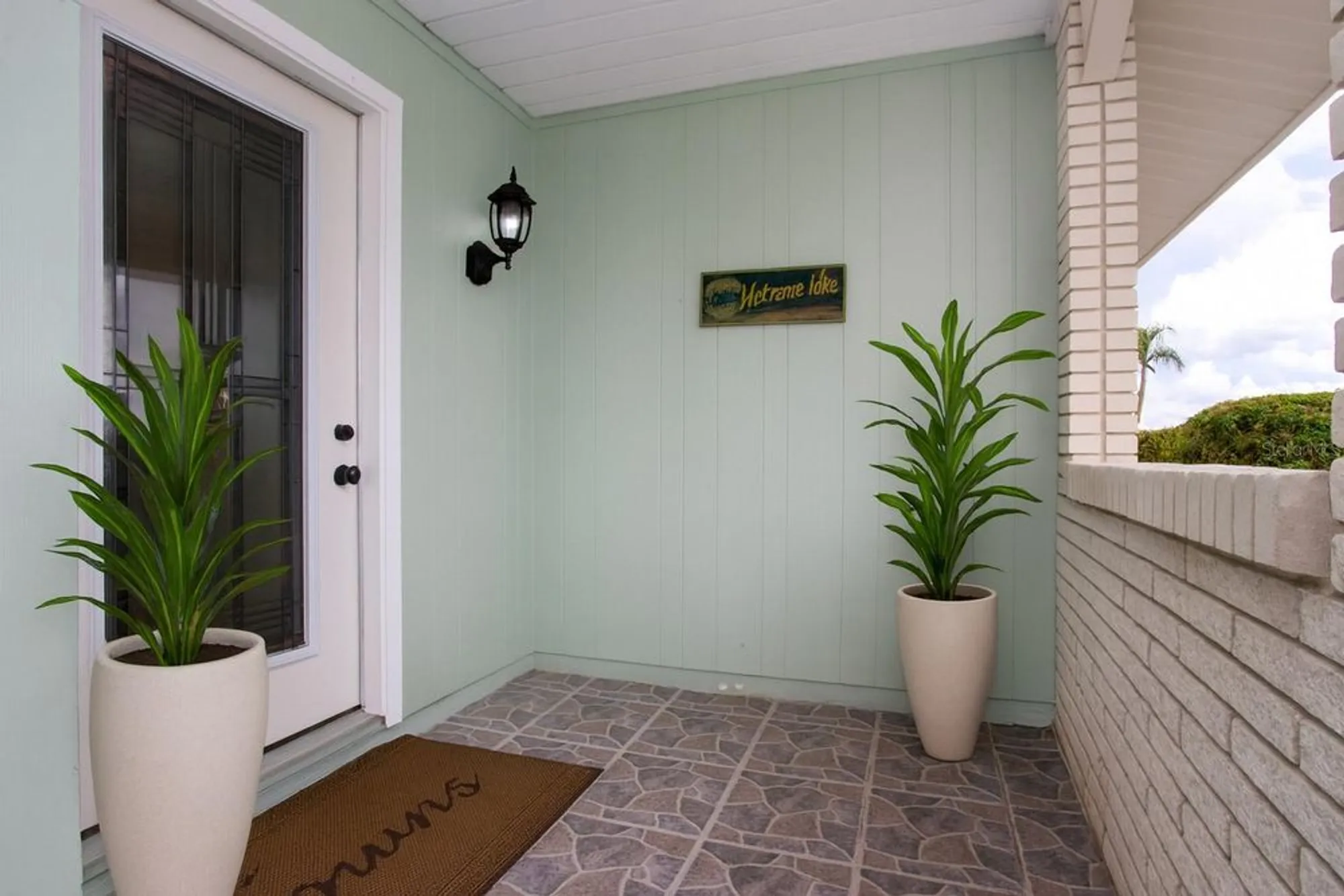 Property Slideshow image 6 of 56 | 1715 danbury dr, Sun City Center, FL, 33573