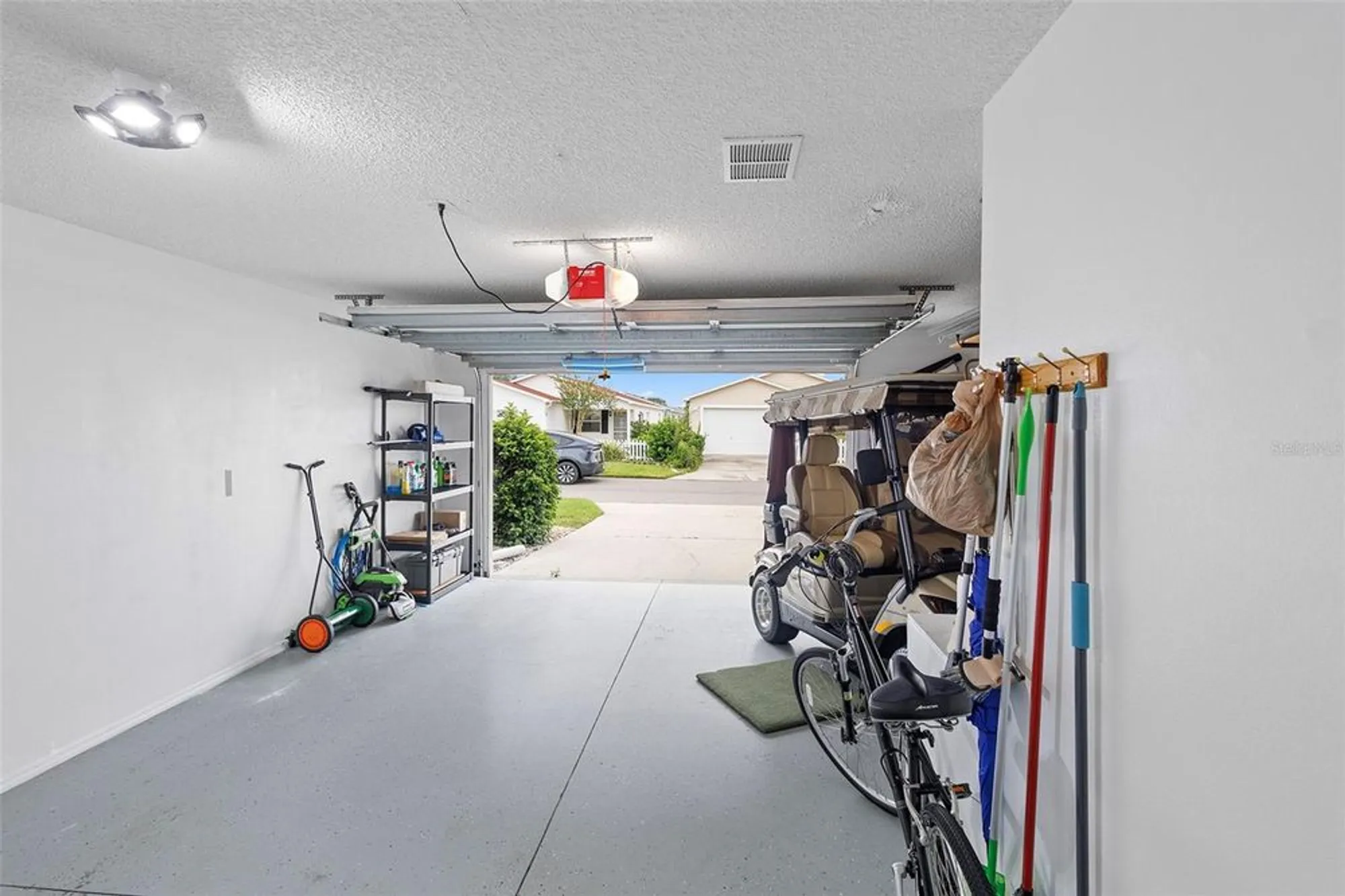 Property Slideshow image 34 of 48 | 2913 barboza dr, The Villages, FL, 32162