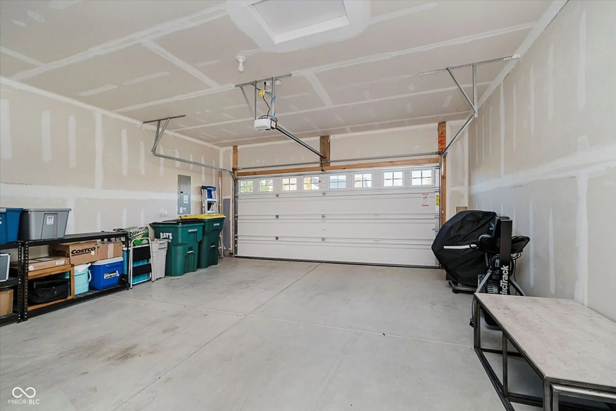 Property Slideshow image 28 of 34 | 1685 garwood dr, Westfield, IN, 46074