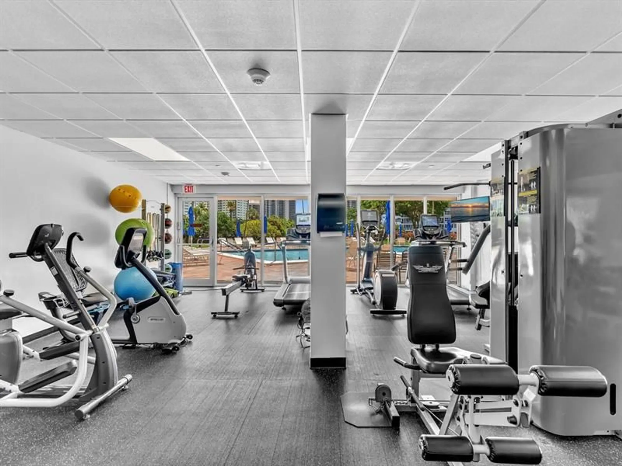 Property Slideshow image 29 of 61 | 3300 ne 36th st 302, Fort Lauderdale, FL, 33308