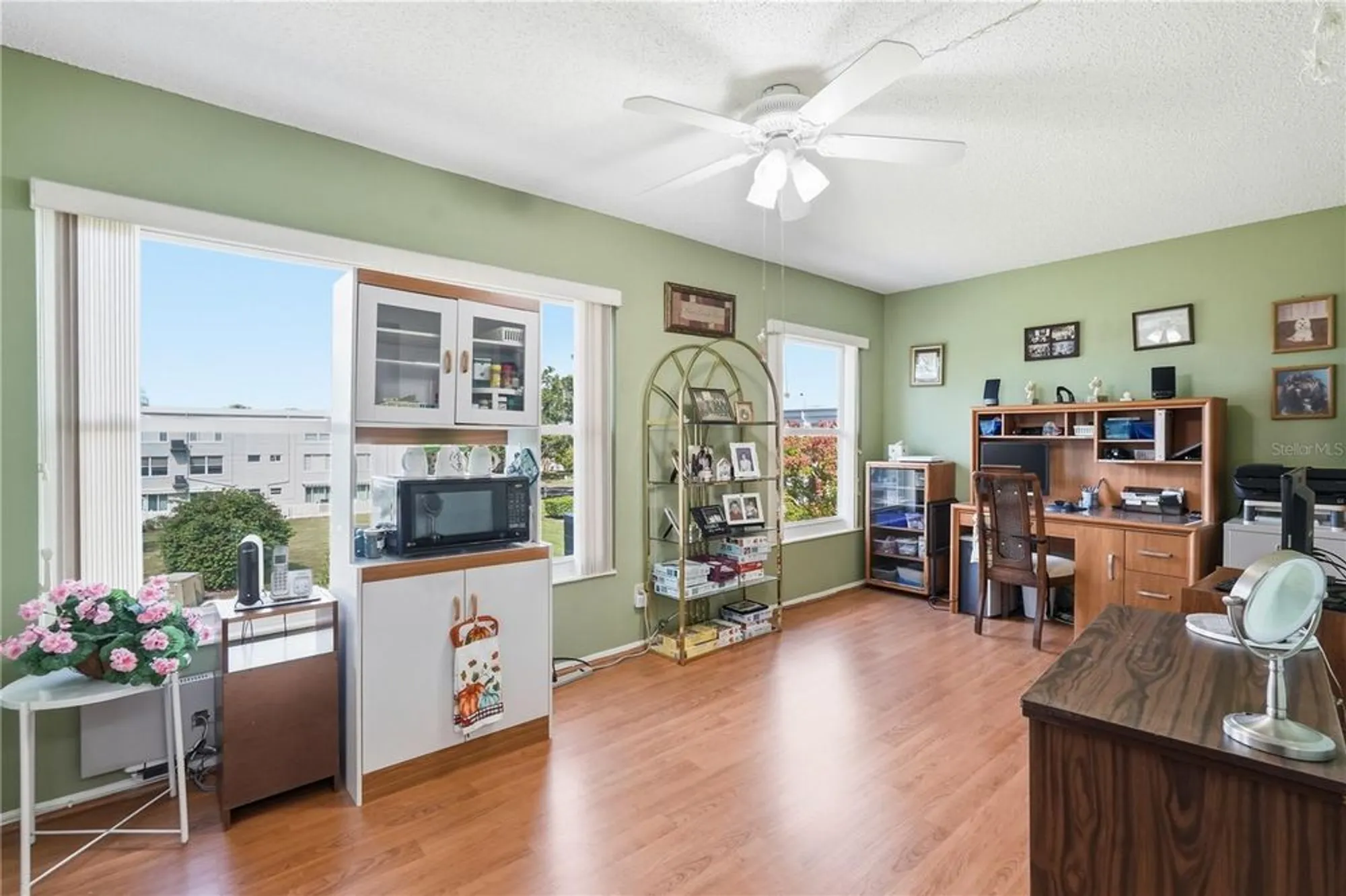 Property Slideshow image 11 of 22 | 2428 columbia dr 54, Clearwater, FL, 33763