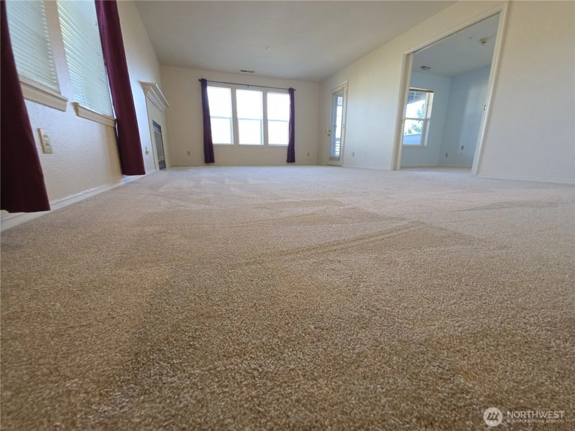 Property Slideshow image 26 of 40 | 3935 226th pl 313, Issaquah, WA, 98029