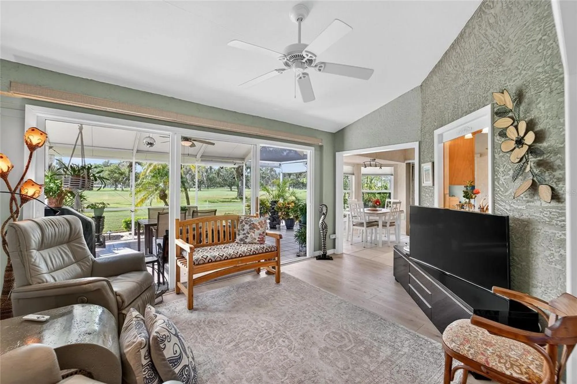 Property Slideshow image 14 of 73 | 326 caloosa palms ct, Sun City Center, FL, 33573