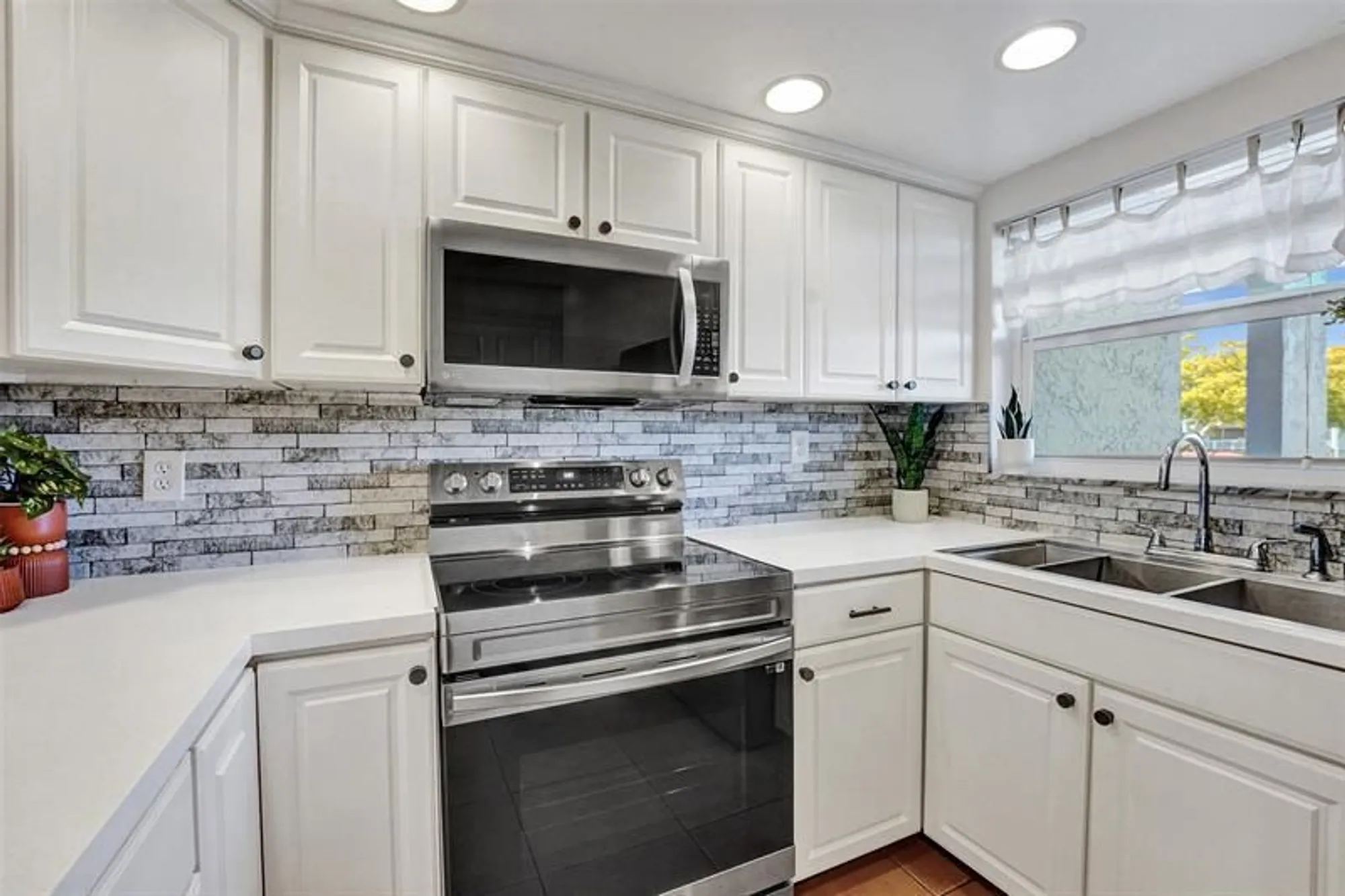 Property Slideshow image 6 of 35 | 6570 royal palm blvd 210j, Margate, FL, 33063