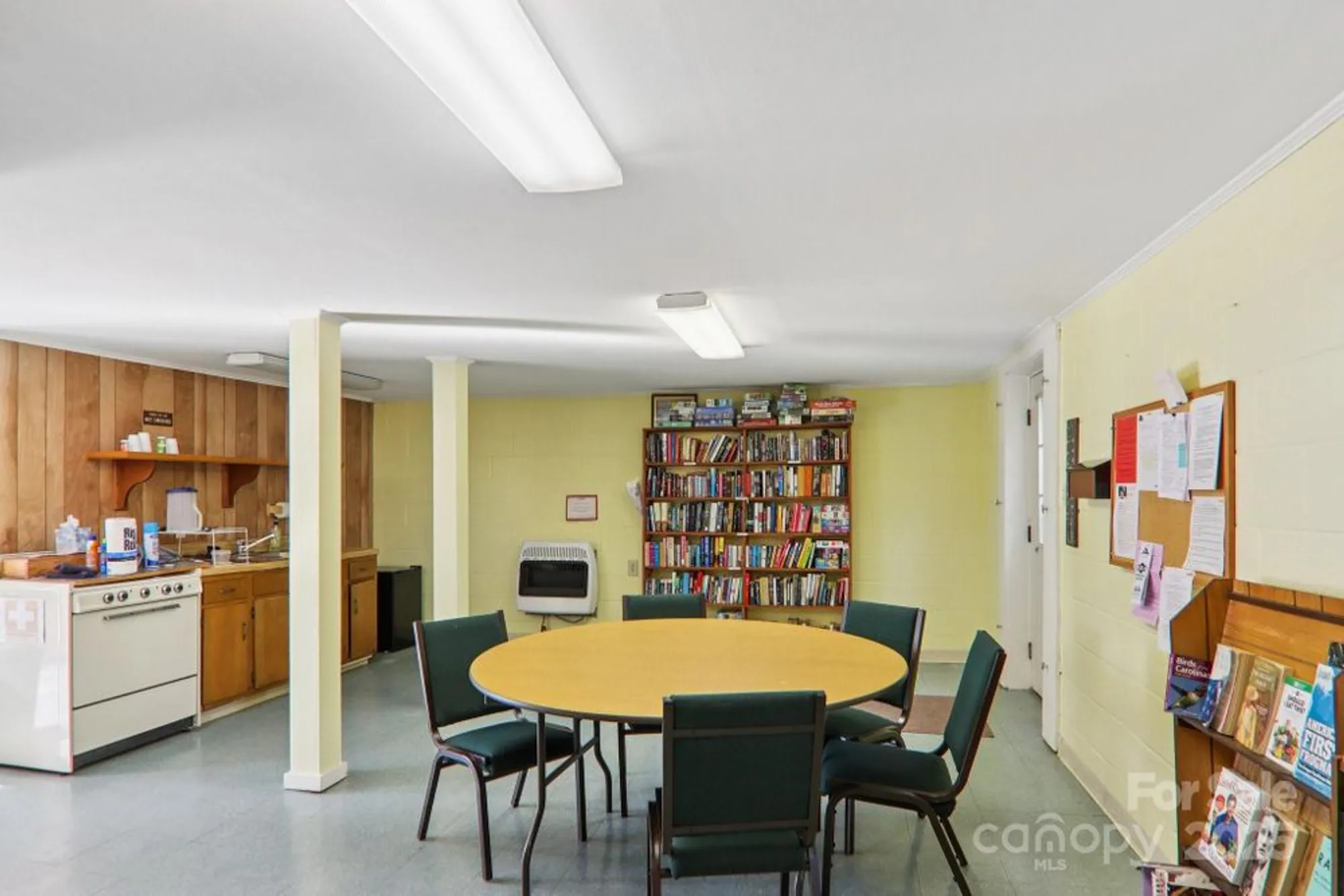 Property Slideshow image 45 of 48 | 302 meadowbrook ct, Hendersonville, NC, 28792