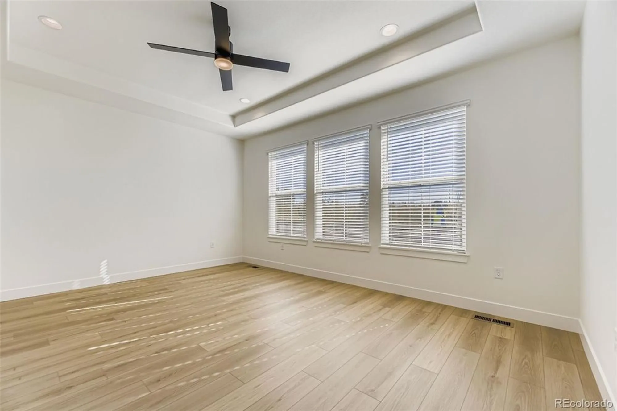 Property Slideshow image 13 of 28 | 9046 s shawnee ct, Aurora, CO, 80016