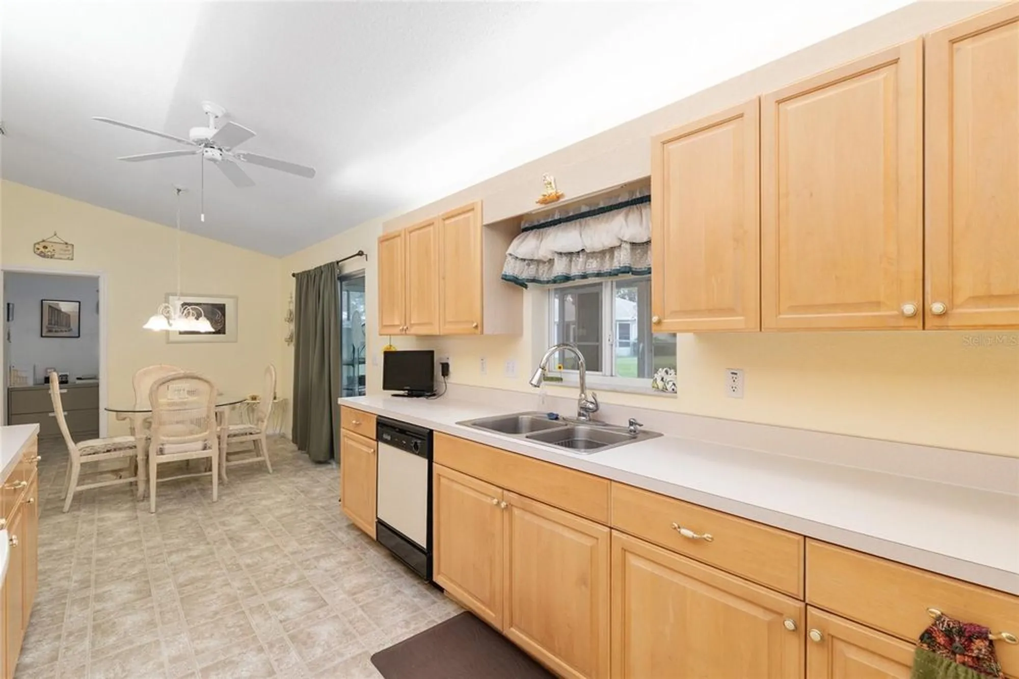 Property Slideshow image 16 of 69 | 11335 sw 138th ln, Dunnellon, FL, 34432