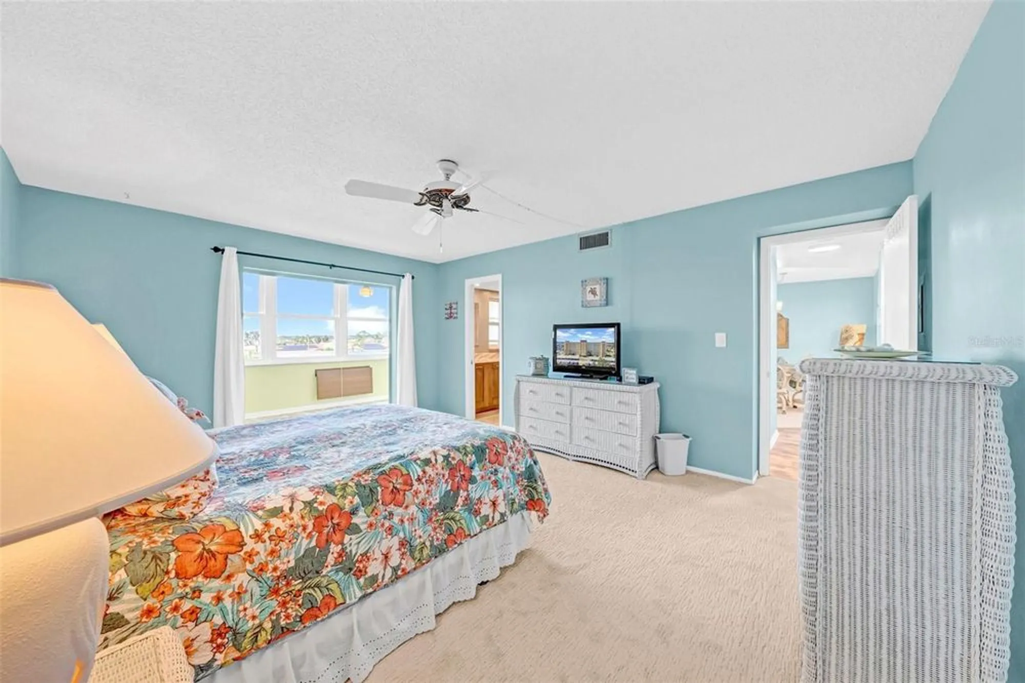 Property Slideshow image 23 of 49 | 4725 cove cir apt 302, St Petersburg, FL, 33708