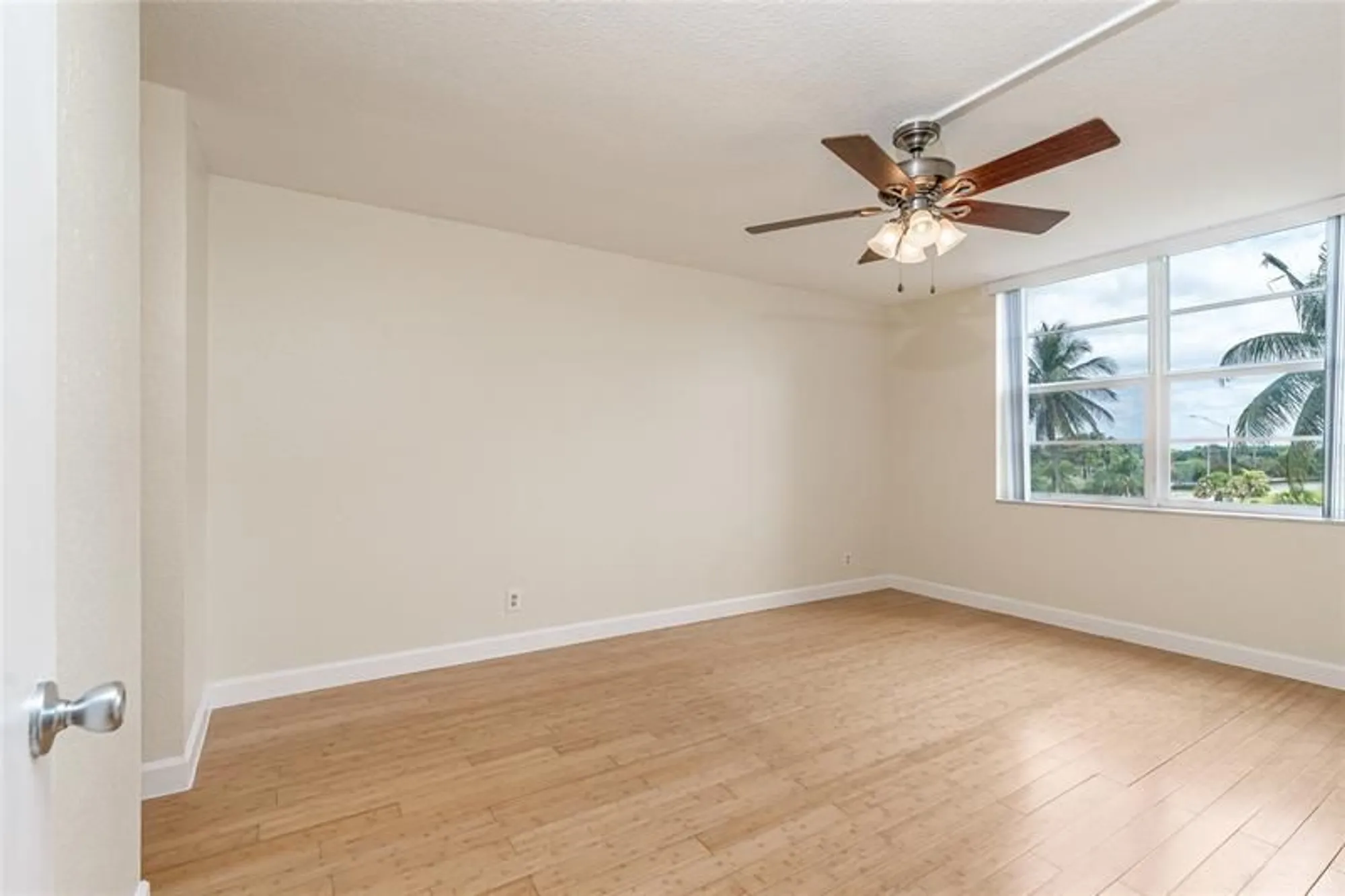 Property Slideshow image 5 of 53 | 8900 washington blvd 403a, Pembroke Pines, FL, 33025