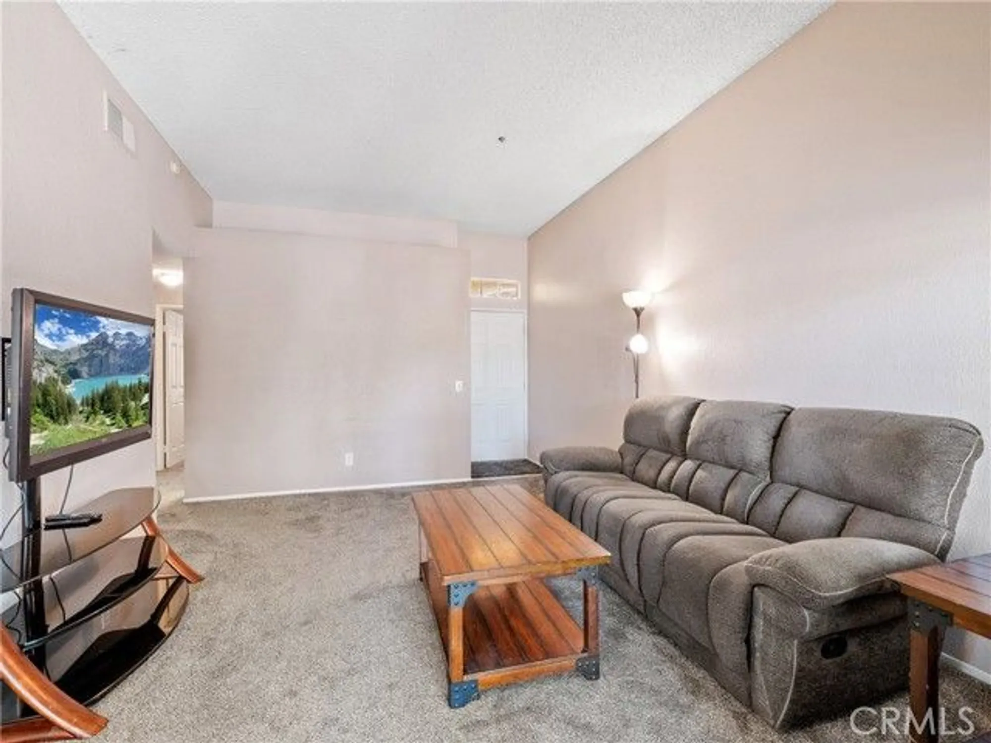 Property Slideshow image 4 of 19 | 19135 palo verde dr, Apple Valley, CA, 92308