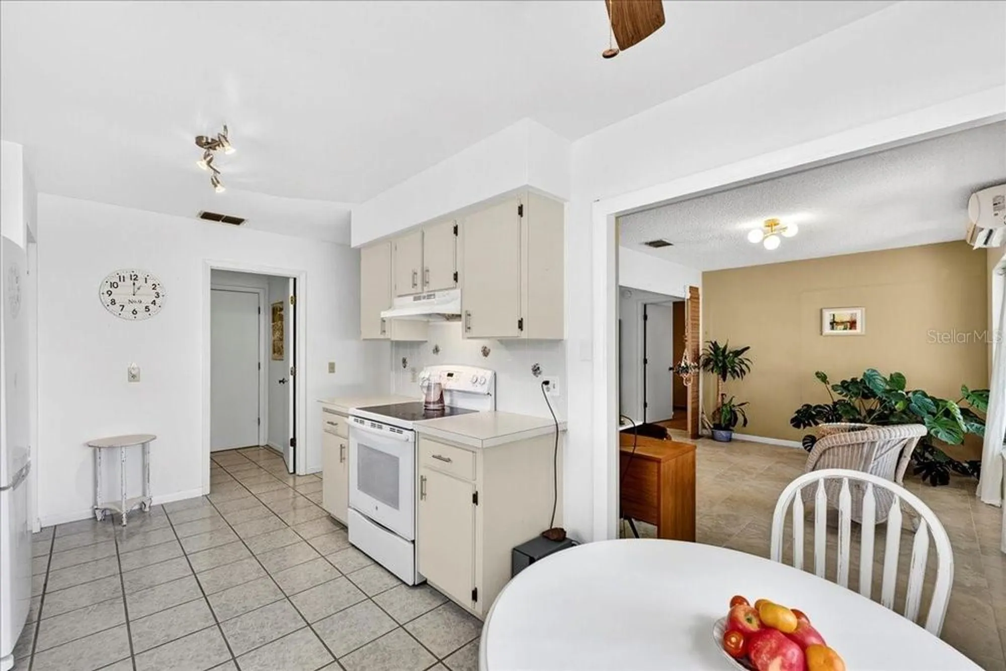 Property Slideshow image 21 of 44 | 4908 dawnview ln, Lakeland, FL, 33811