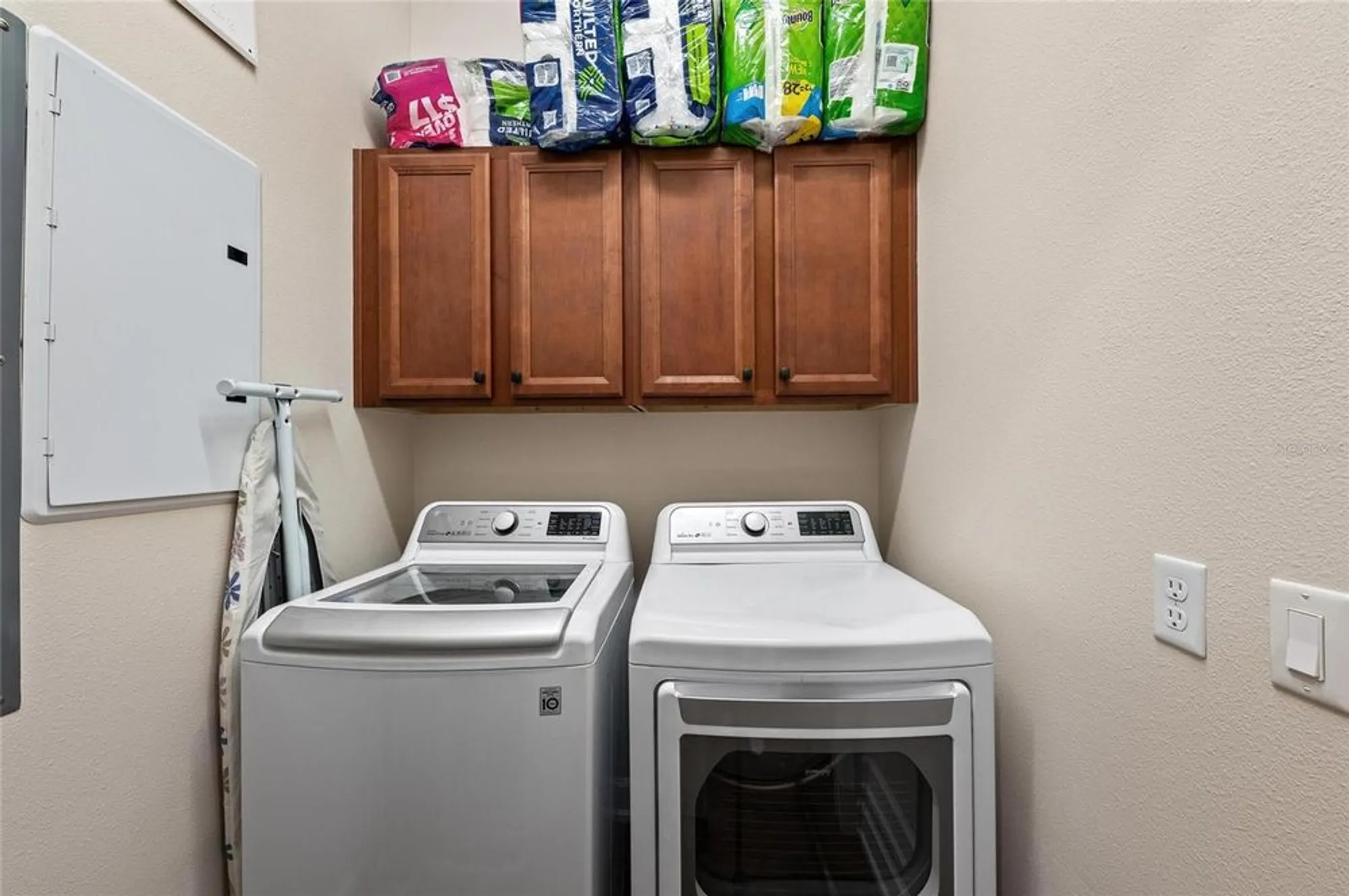 Property Slideshow image 54 of 99 | 241 sapphire lake dr 201, Bradenton, FL, 34209