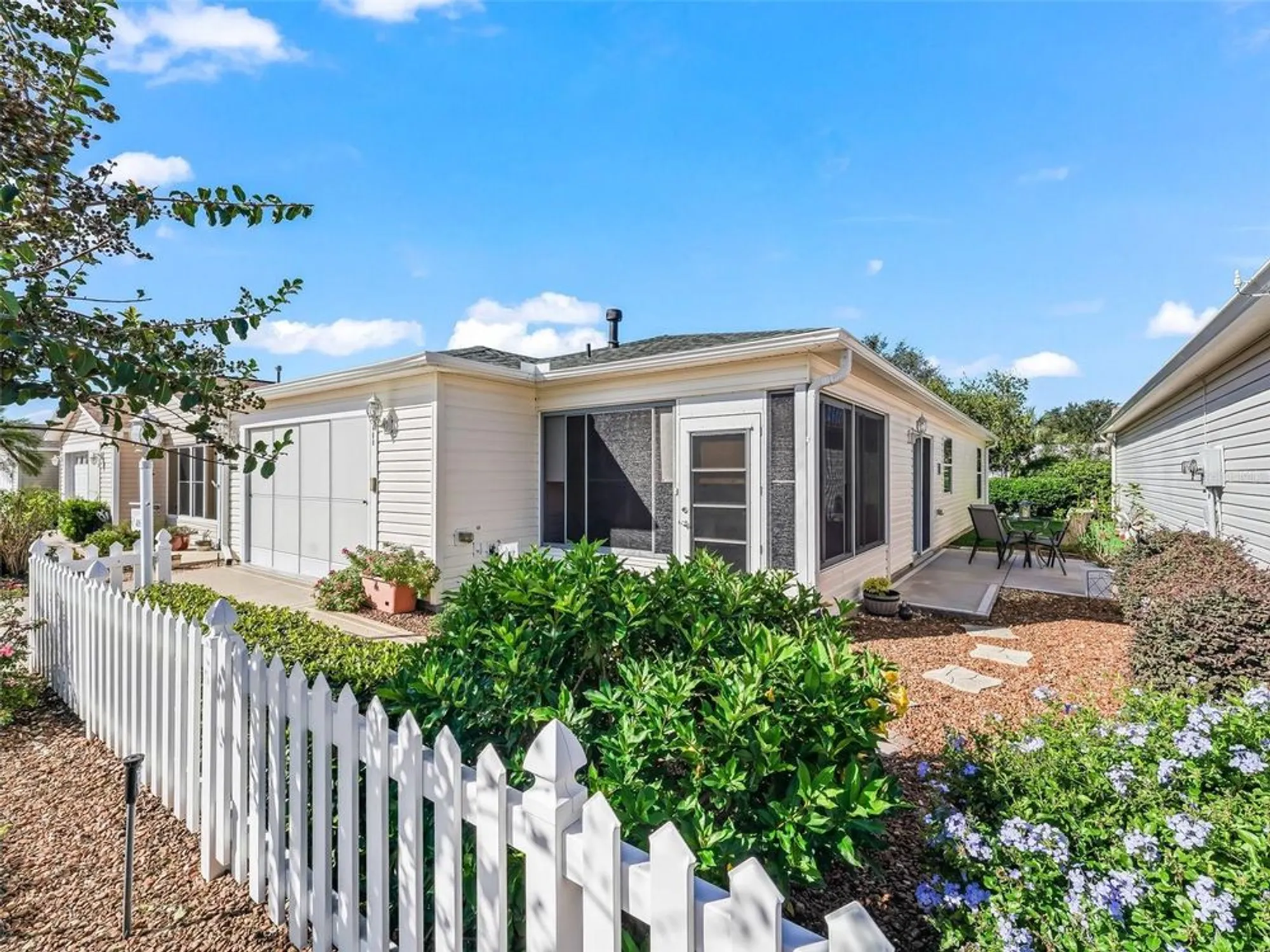 Property Slideshow image 2 of 32 | 408 rose croft ter, The Villages, FL, 32162