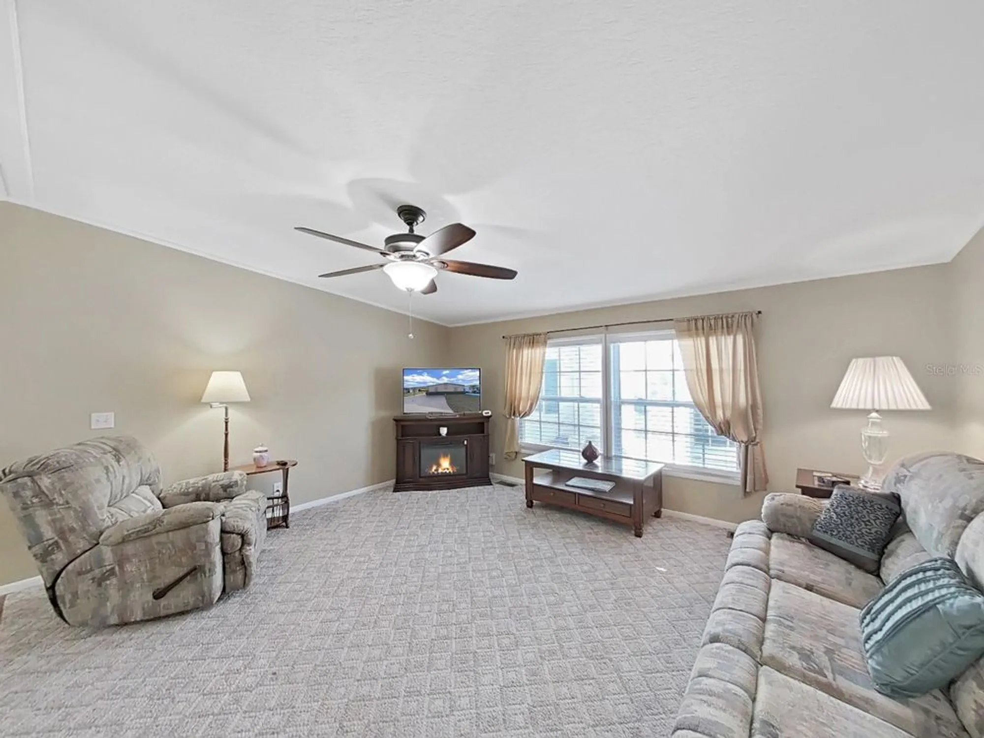 Property Slideshow image 13 of 48 | 1750 fox hill dr, Lakeland, FL, 33810