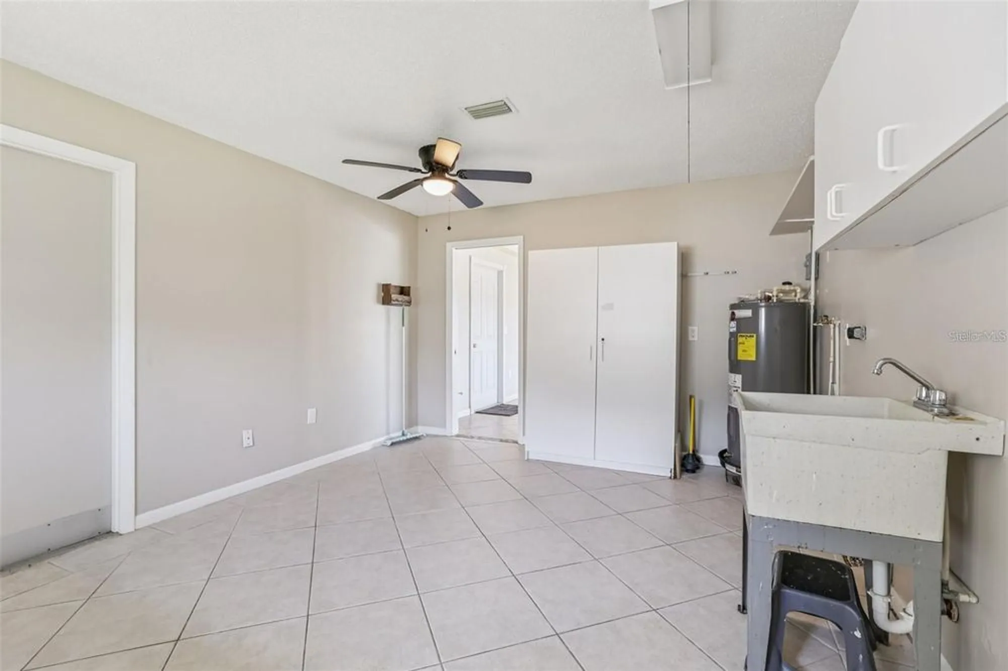 Property Slideshow image 21 of 36 | 1717 danbury dr, Sun City Center, FL, 33573