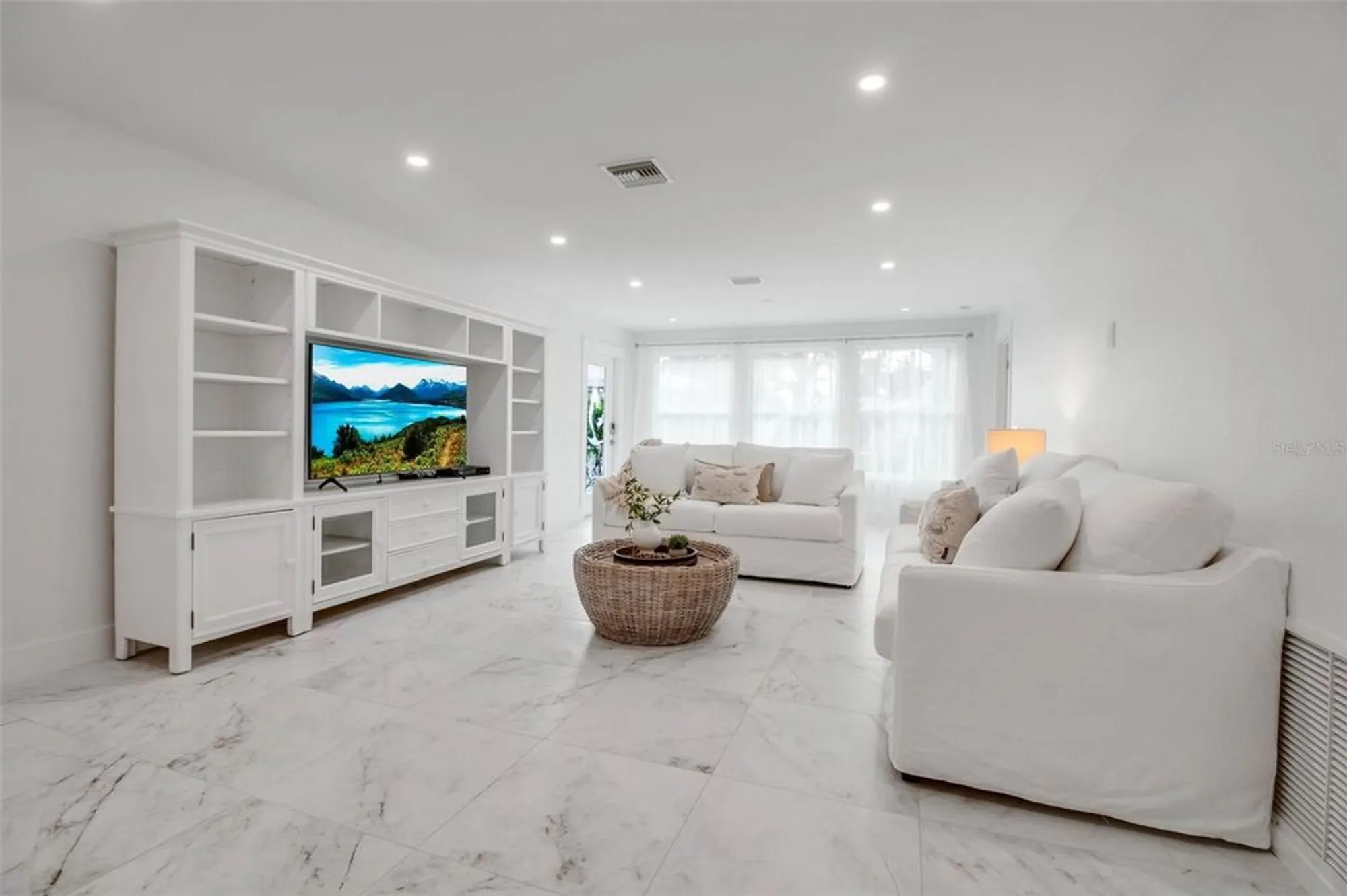 Property Slideshow image 14 of 39 | 602 fair winds dr # 602, Nokomis, FL, 34275