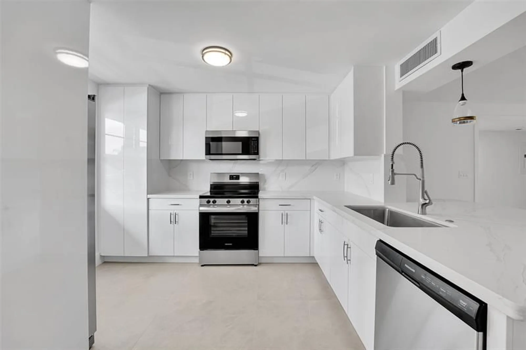 Property Slideshow image 5 of 27 | 3201 portofino pt c2, Coconut Creek, FL, 33066