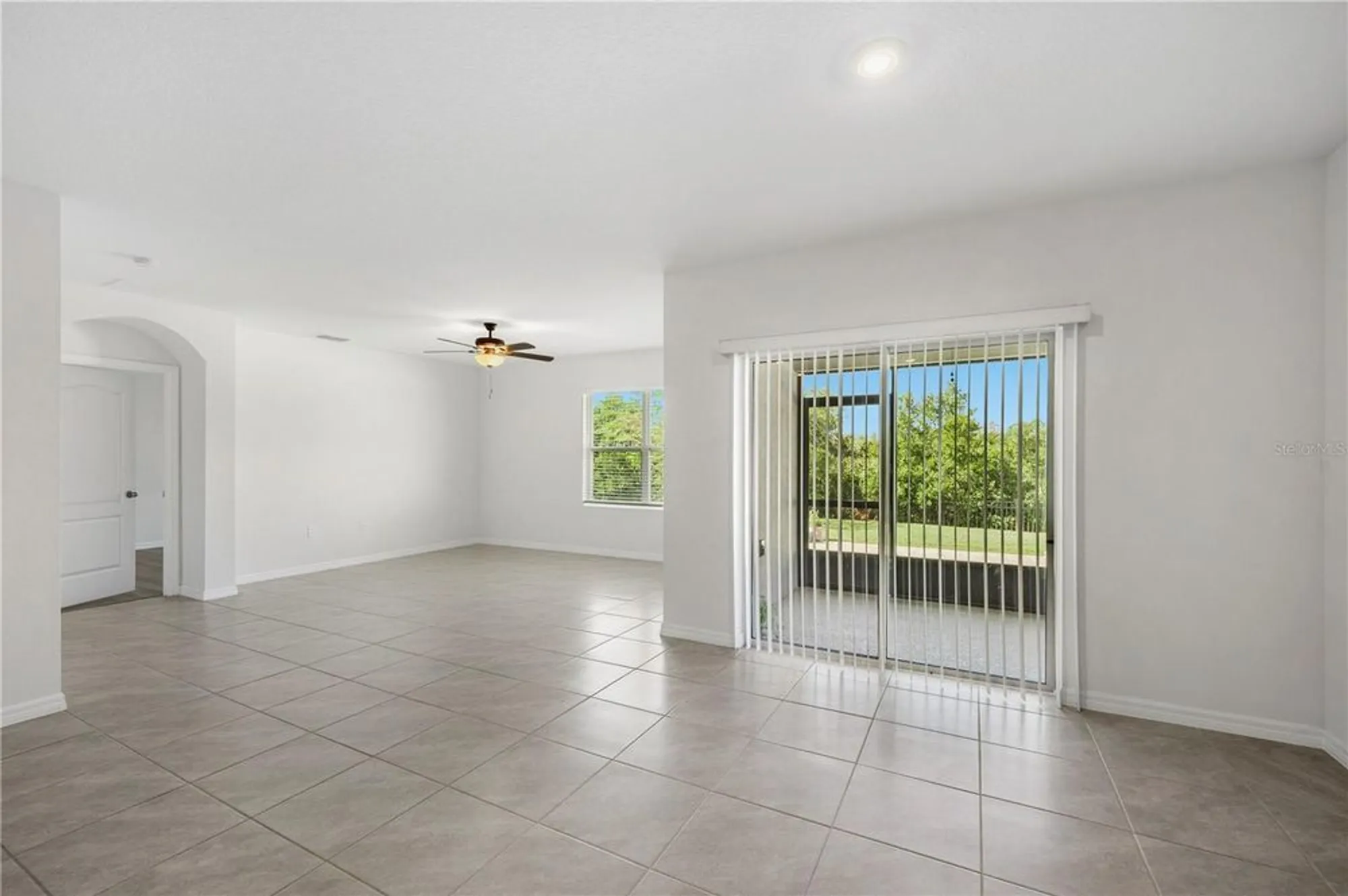 Property Slideshow image 21 of 41 | 2719 grandbury grove rd, Lakeland, FL, 33811