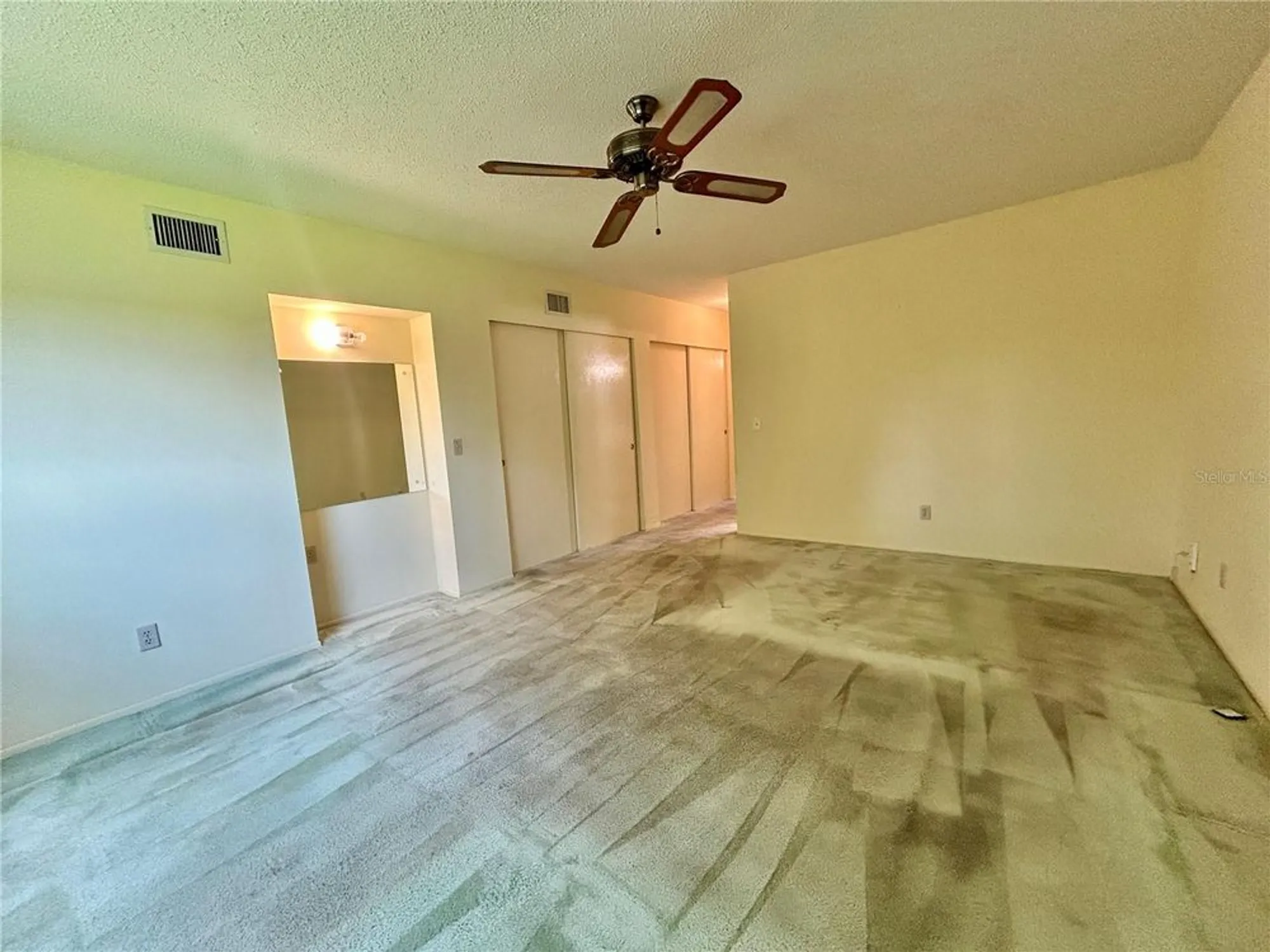 Property Slideshow image 24 of 57 | 2350 haitian dr 60, Clearwater, FL, 33763