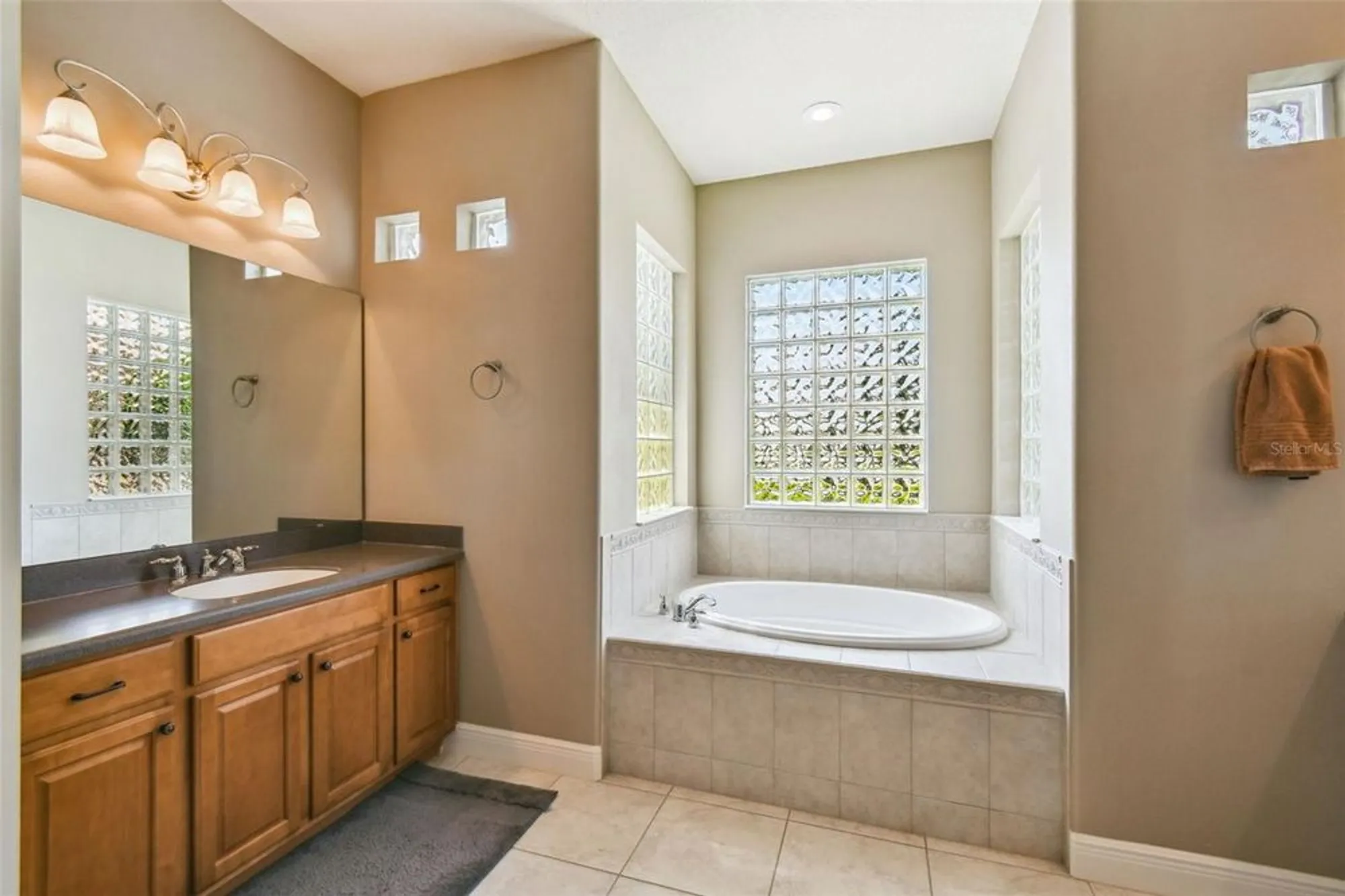 Property Slideshow image 23 of 57 | 313 santa barbara ln, Kissimmee, FL, 34759