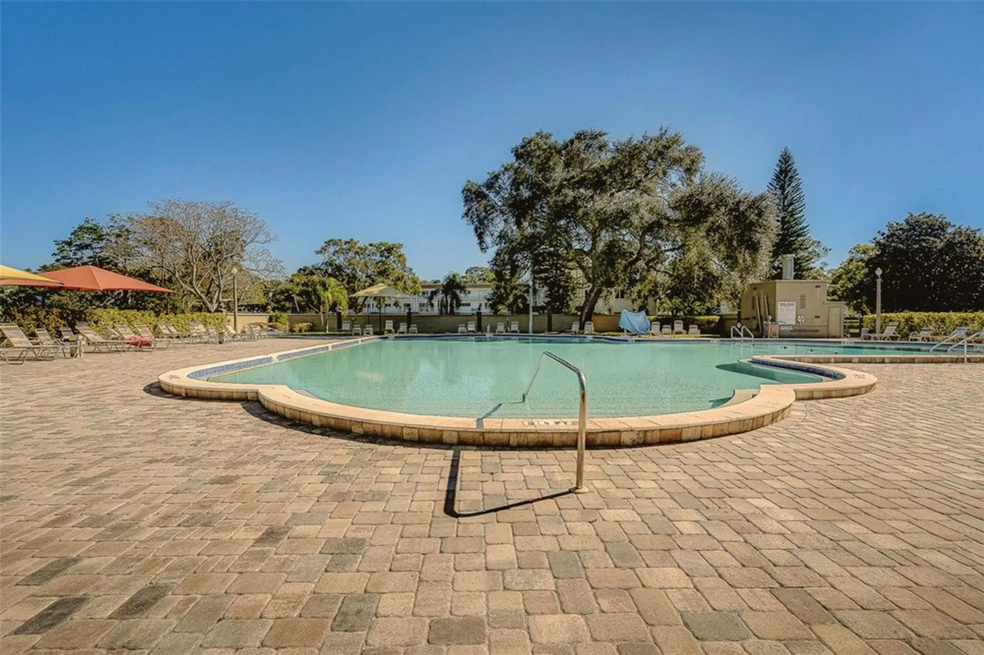 Property Slideshow image 53 of 55 | 2433 brazilia dr apt 5, Clearwater, FL, 33763