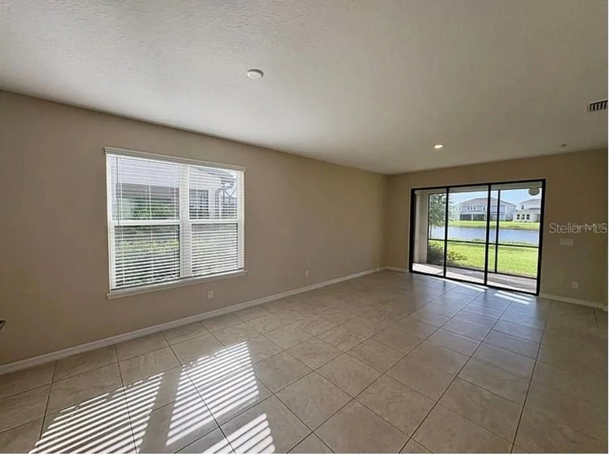 Property Slideshow image 11 of 27 | 16439 paynes mill dr, Bradenton, FL, 34211