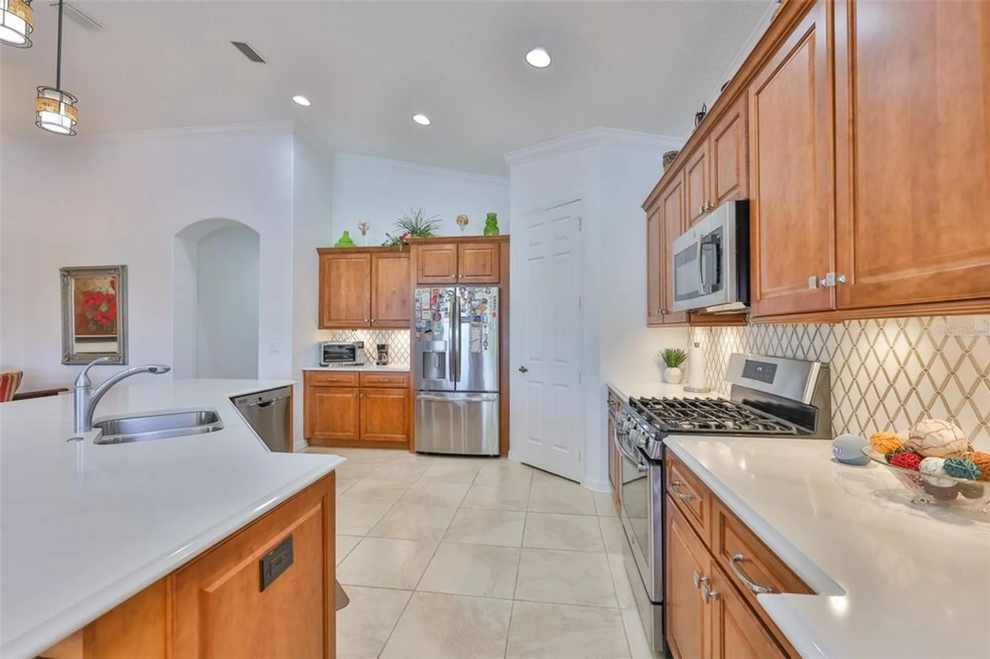 Property Slideshow image 11 of 57 | 1360 emerald dunes dr, Sun City Center, FL, 33573