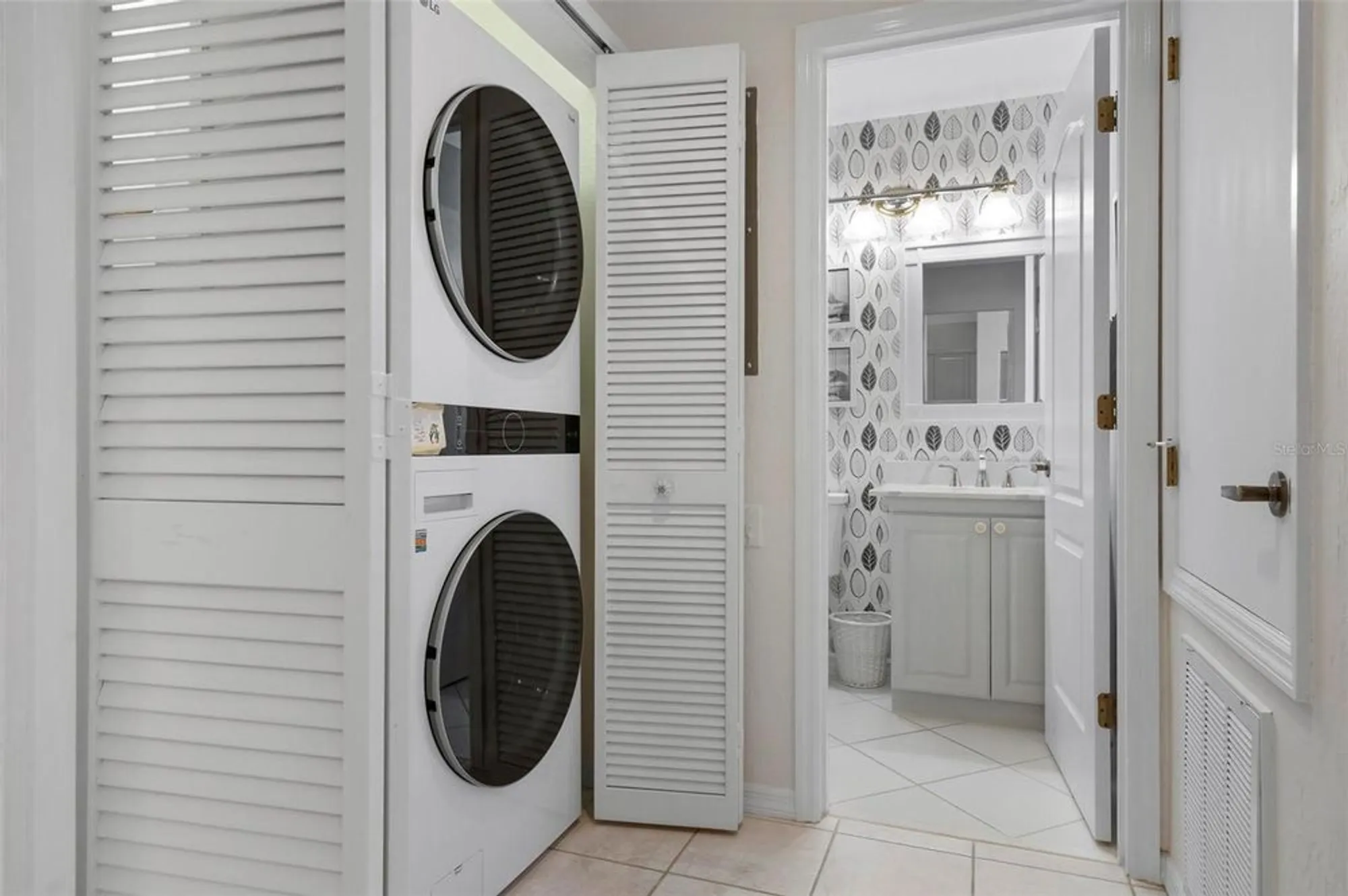 Property Slideshow image 30 of 48 | 6609 stone river rd 206, Bradenton, FL, 34203