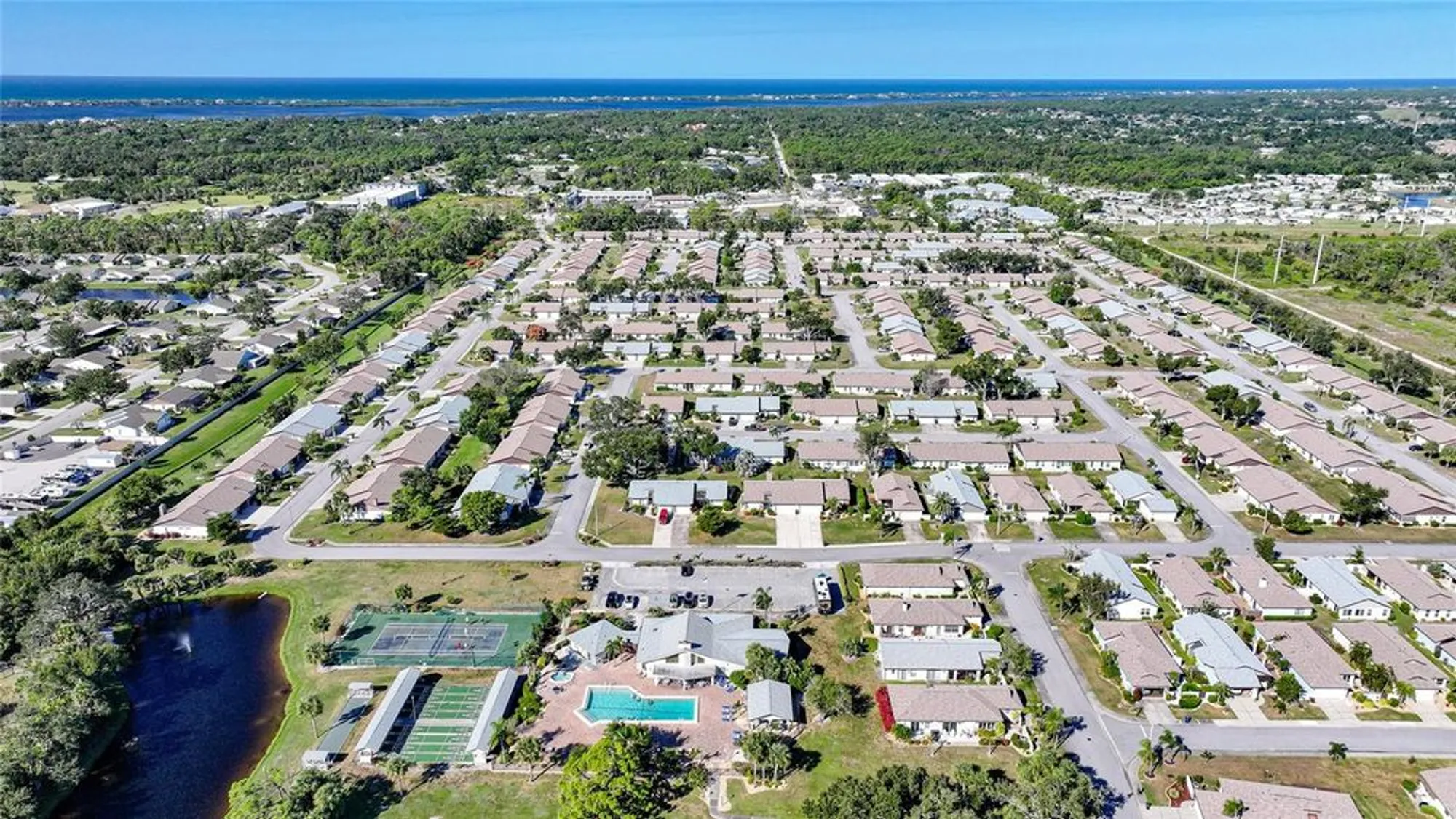 Property Slideshow image 30 of 35 | 215 persimmon st # 52, Englewood, FL, 34223